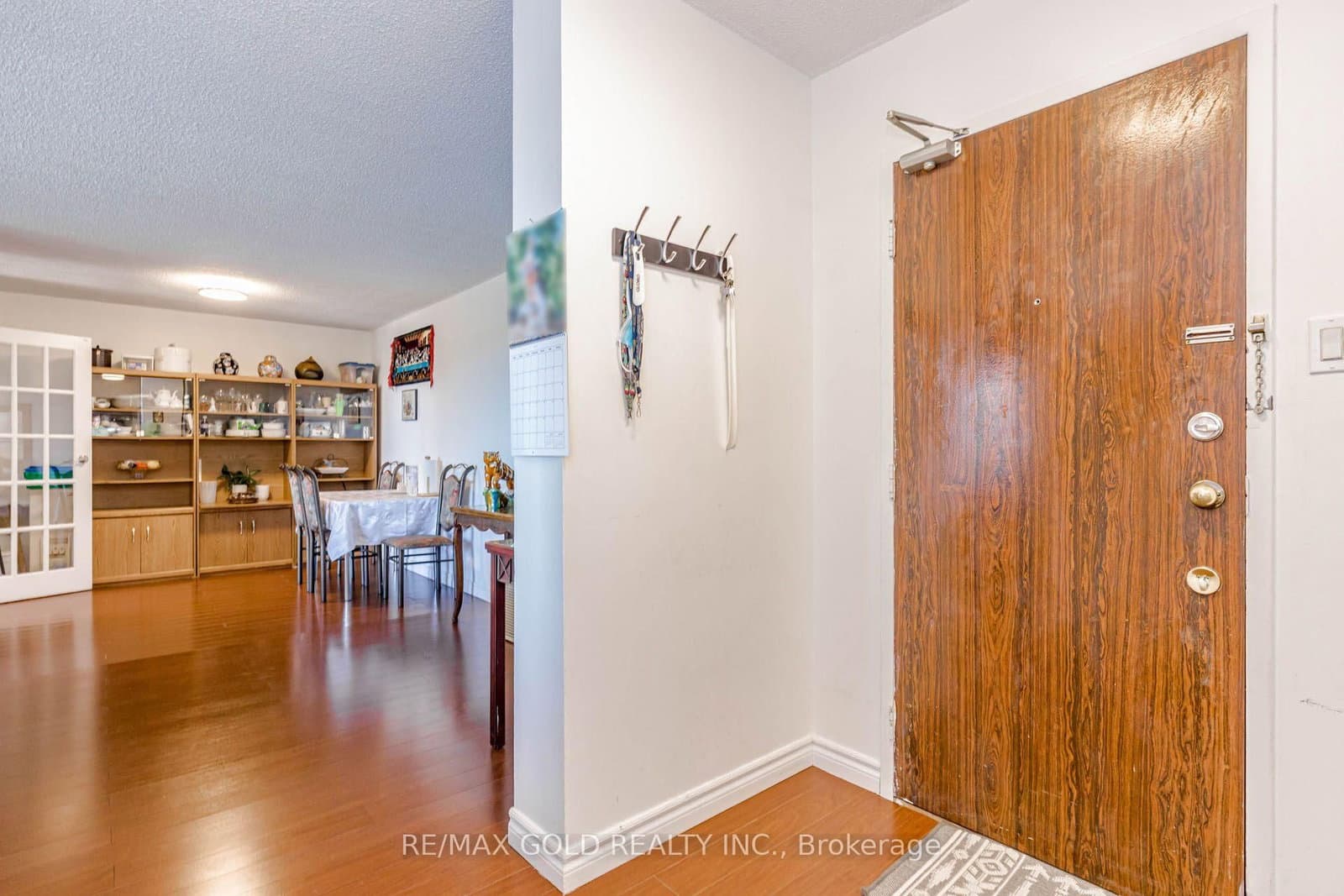 17 Knightsbridge Road, Unit 905 thumbnail 5