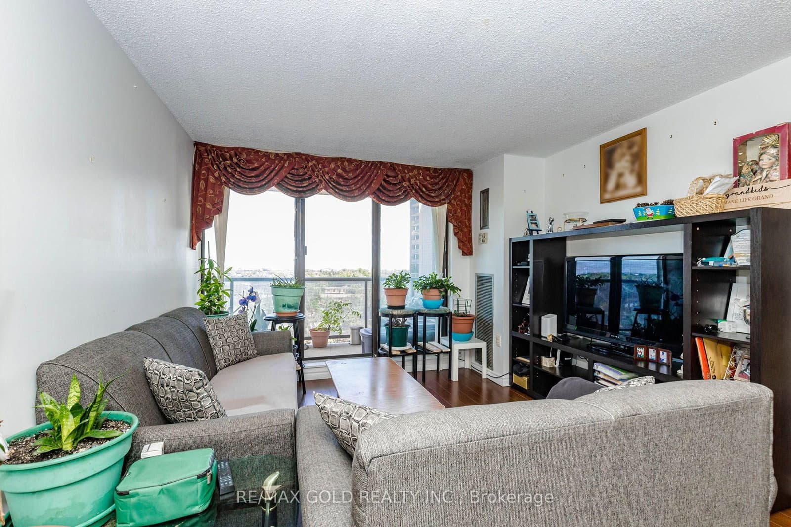 17 Knightsbridge Road, Unit 905 thumbnail 7