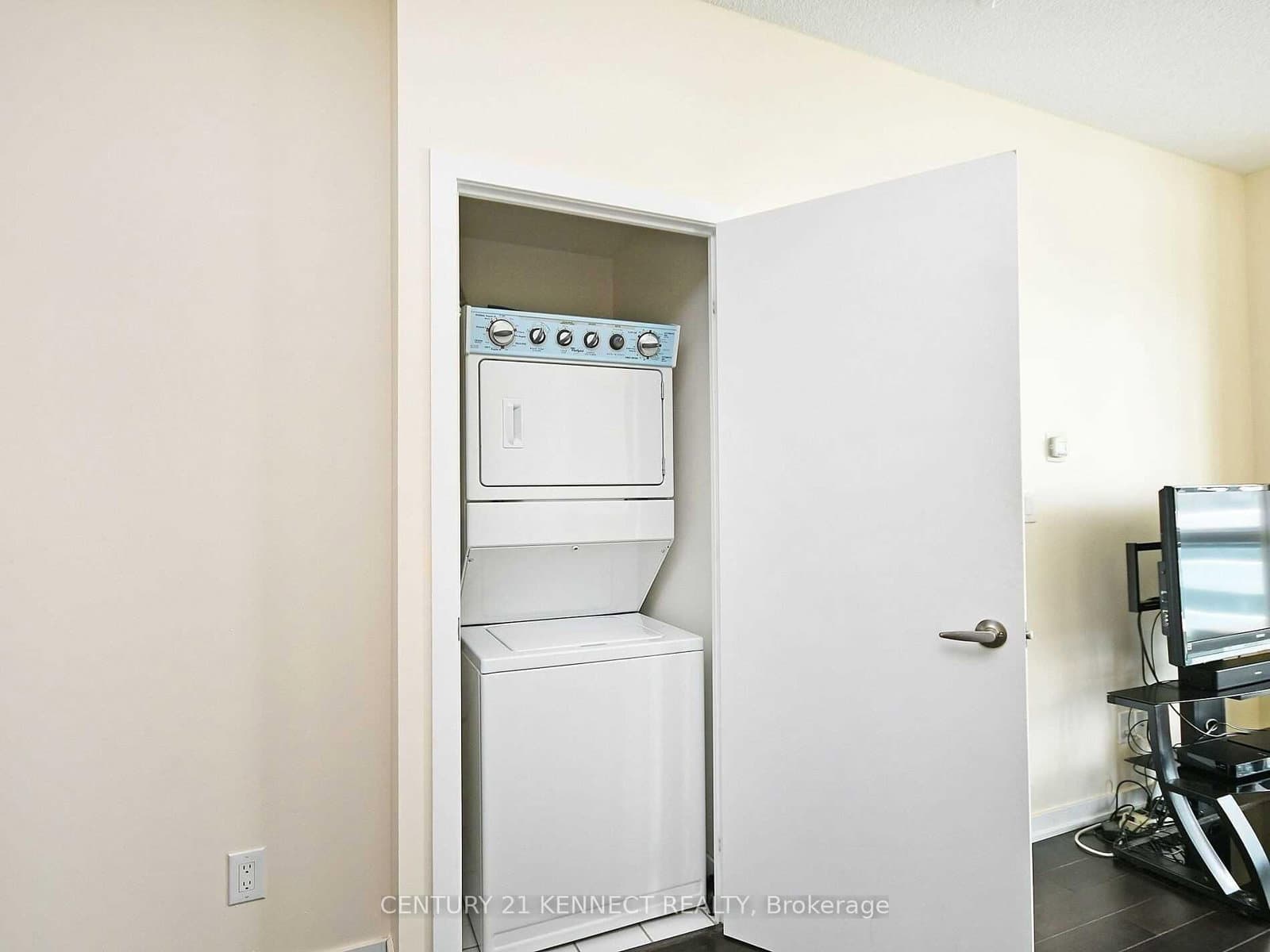 4070 Confederation Parkway, Unit 3910 thumbnail 17