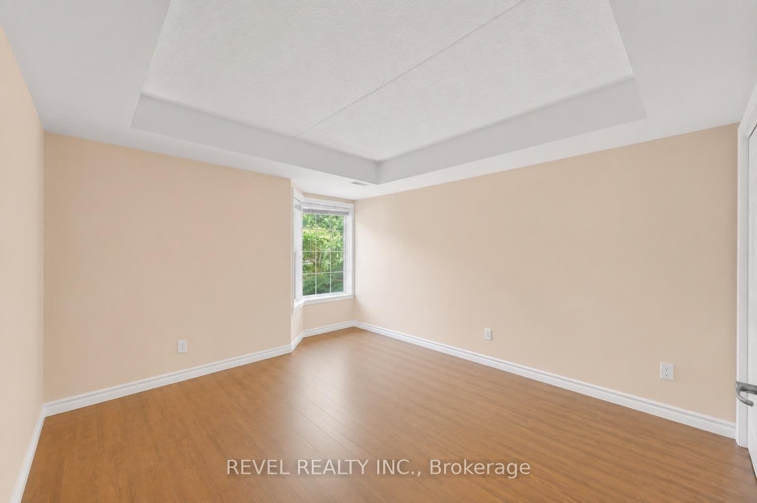 1441 Walkers Line, Unit 105 thumbnail 10