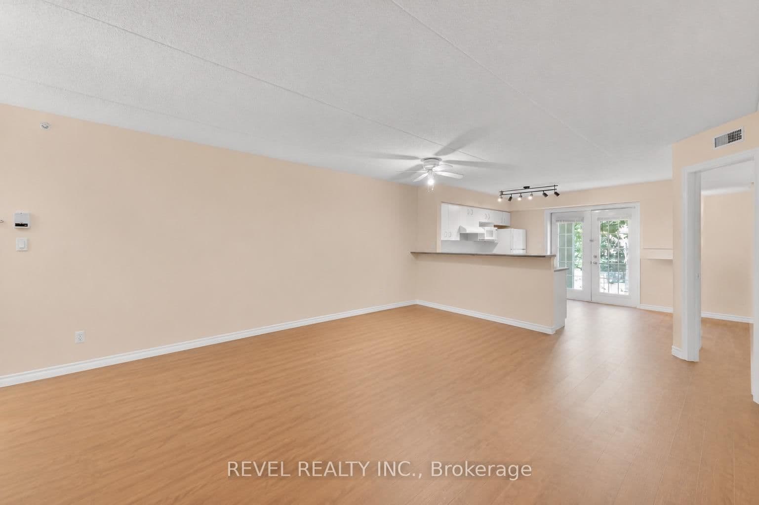 1441 Walkers Line, Unit 105 thumbnail 7