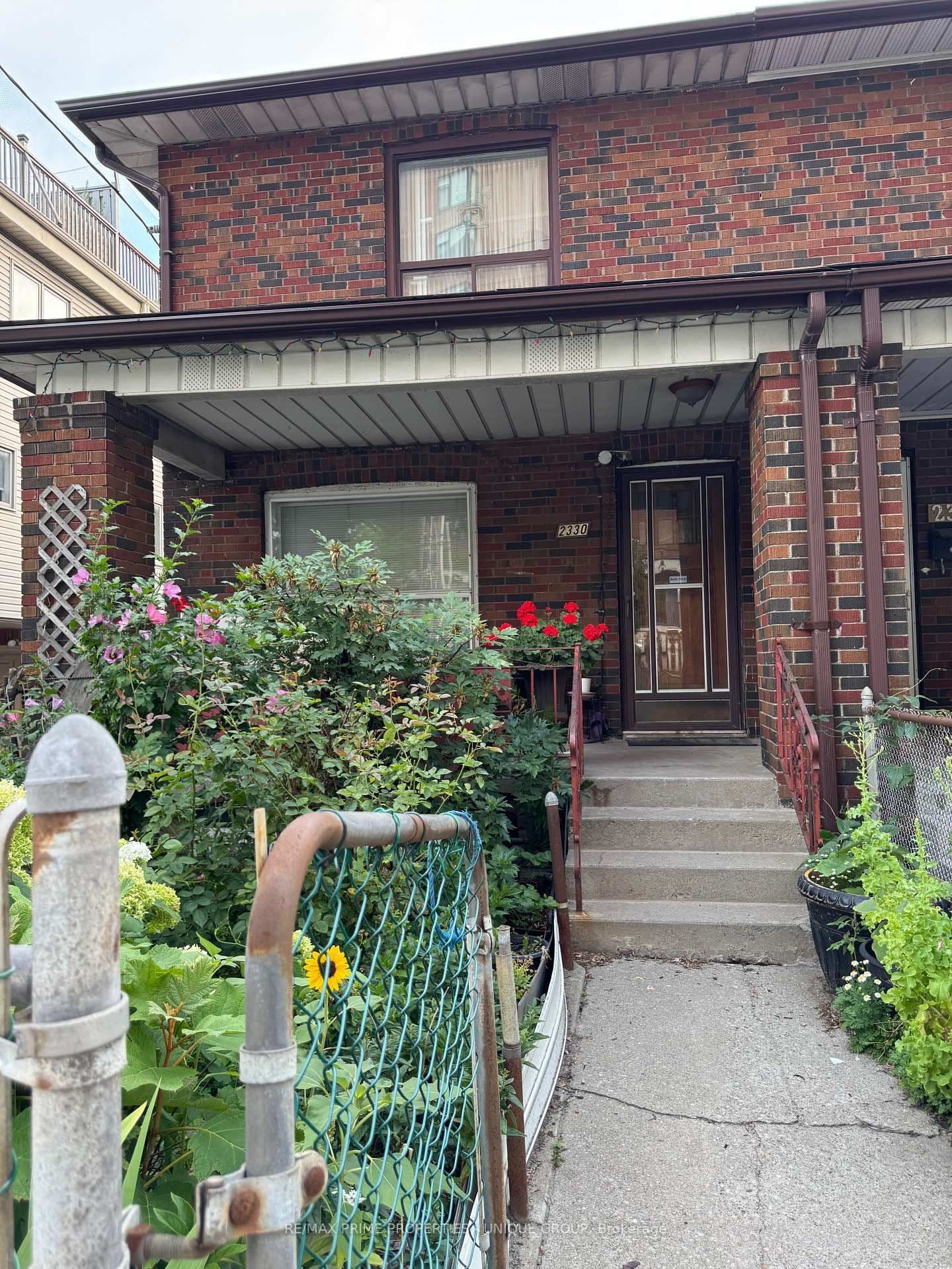 2330 Dufferin Street thumbnail 2