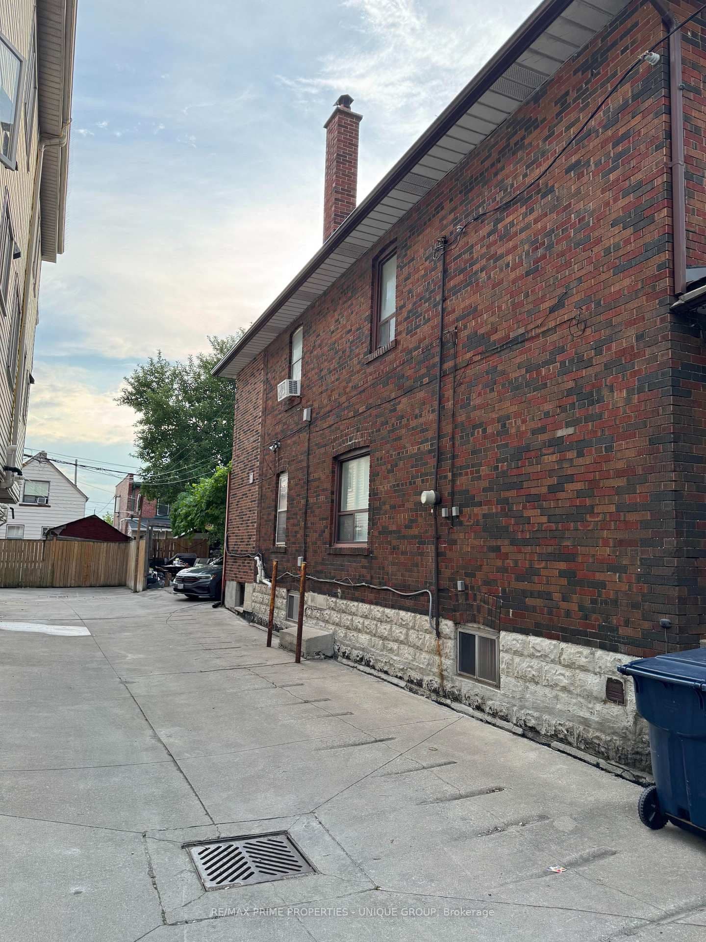 2330 Dufferin Street thumbnail 3