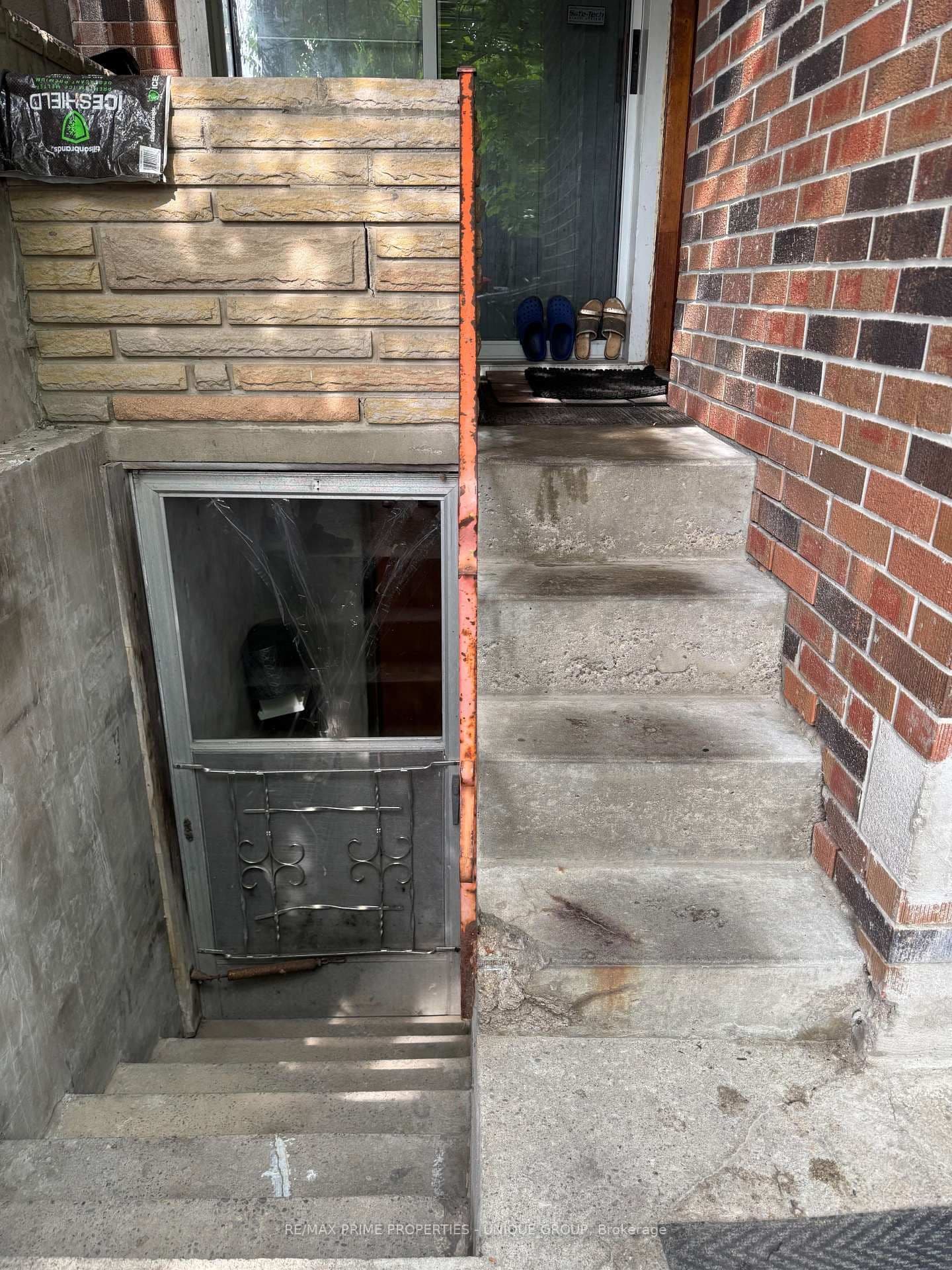 2330 Dufferin Street thumbnail 4