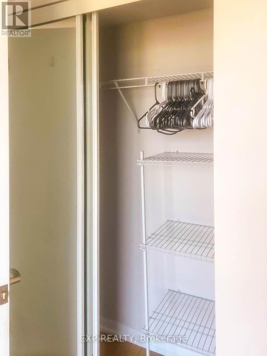 830 Lawrence Avenue, Unit 1012 thumbnail 11