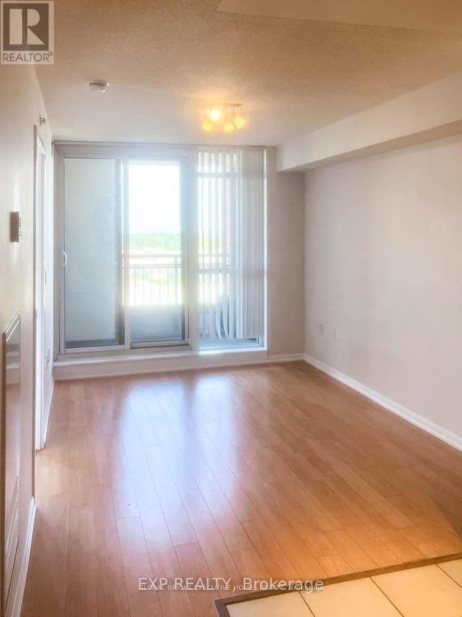 830 Lawrence Avenue, Unit 1012 thumbnail 3