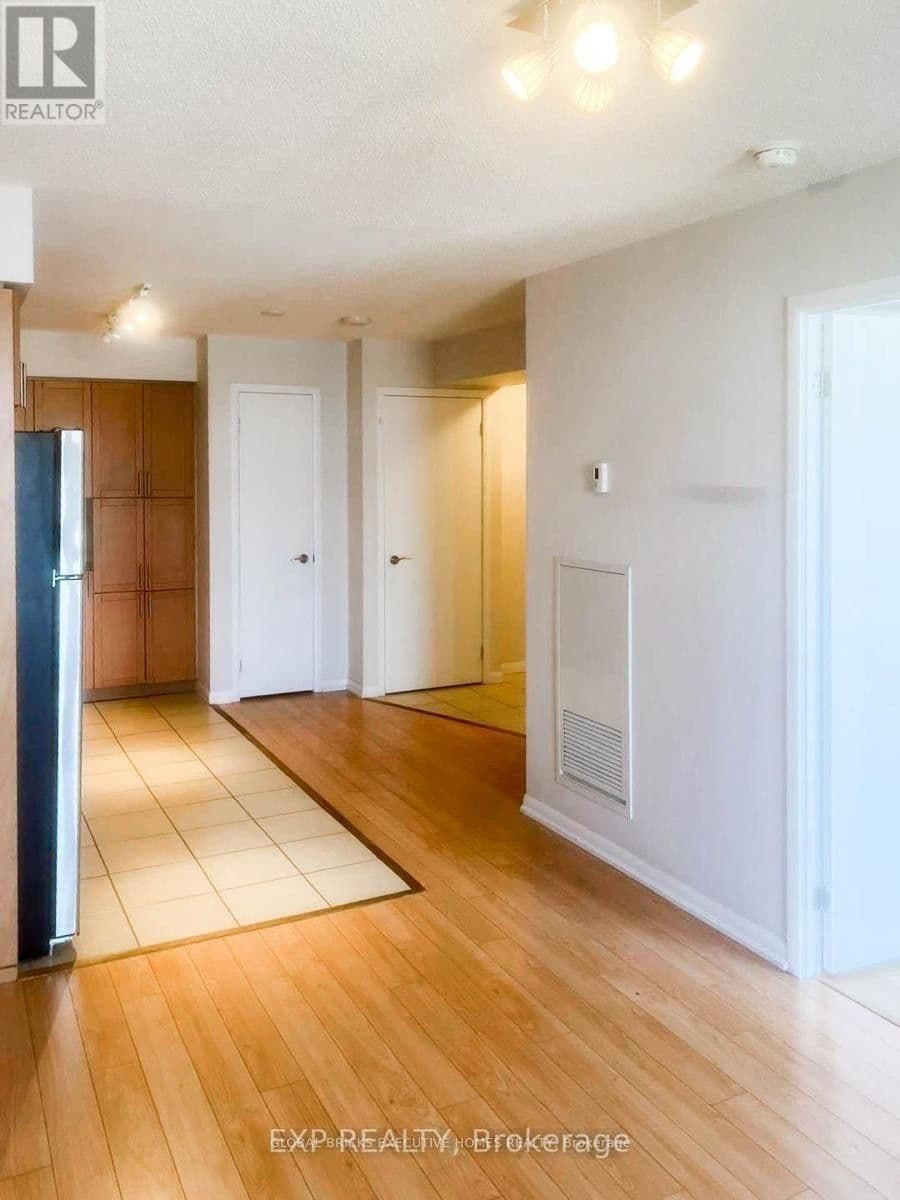 830 Lawrence Avenue, Unit 1012 thumbnail 5