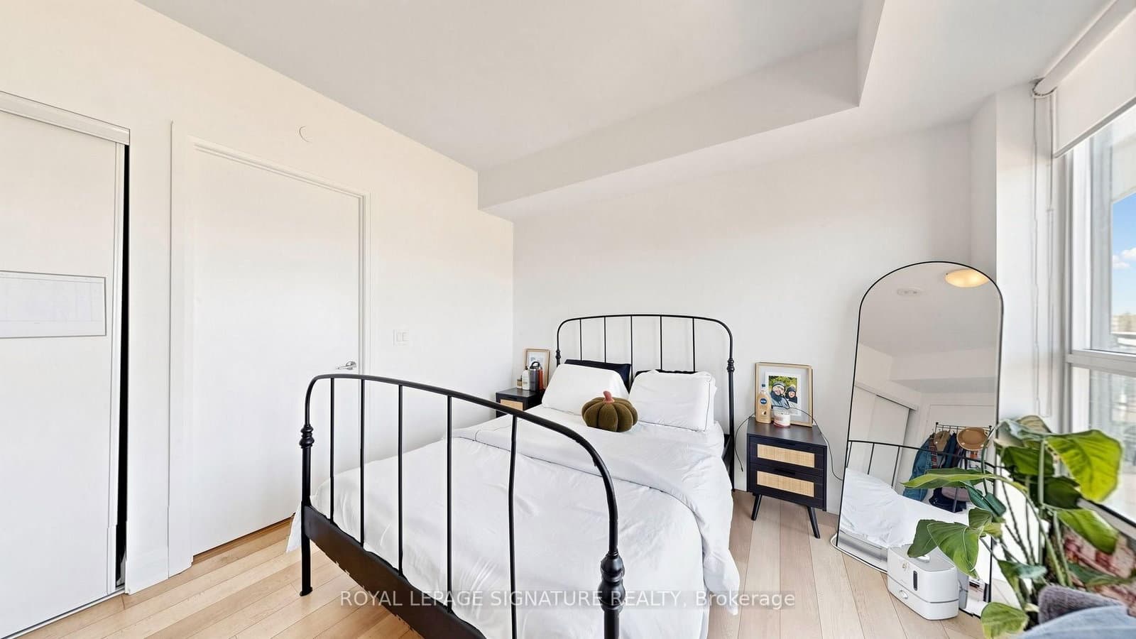 16 McAdam Avenue, Unit 403 thumbnail 16
