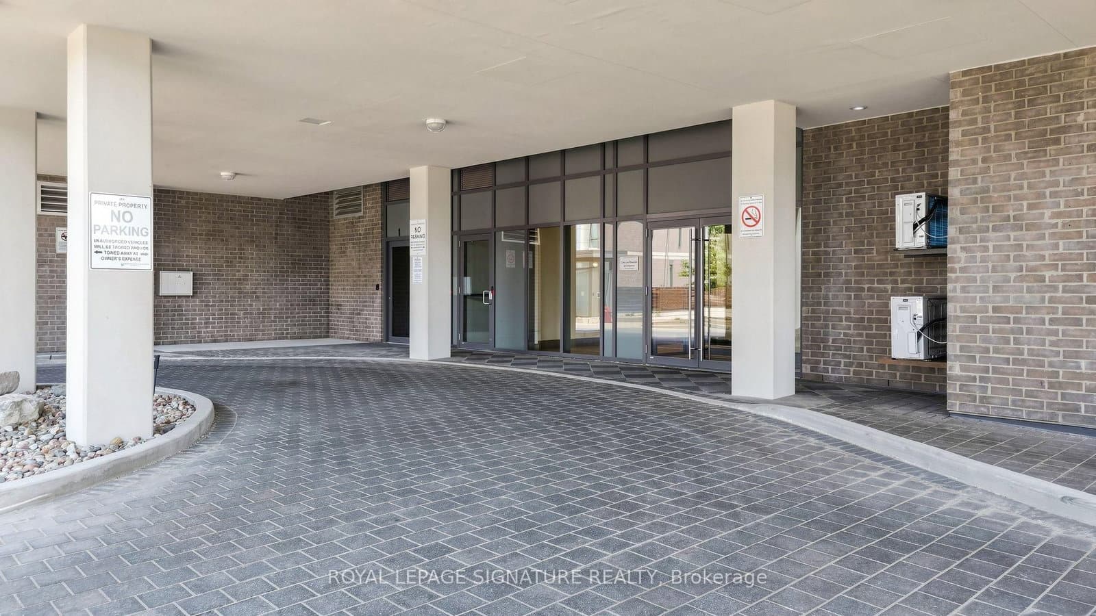 16 McAdam Avenue, Unit 403 thumbnail 3