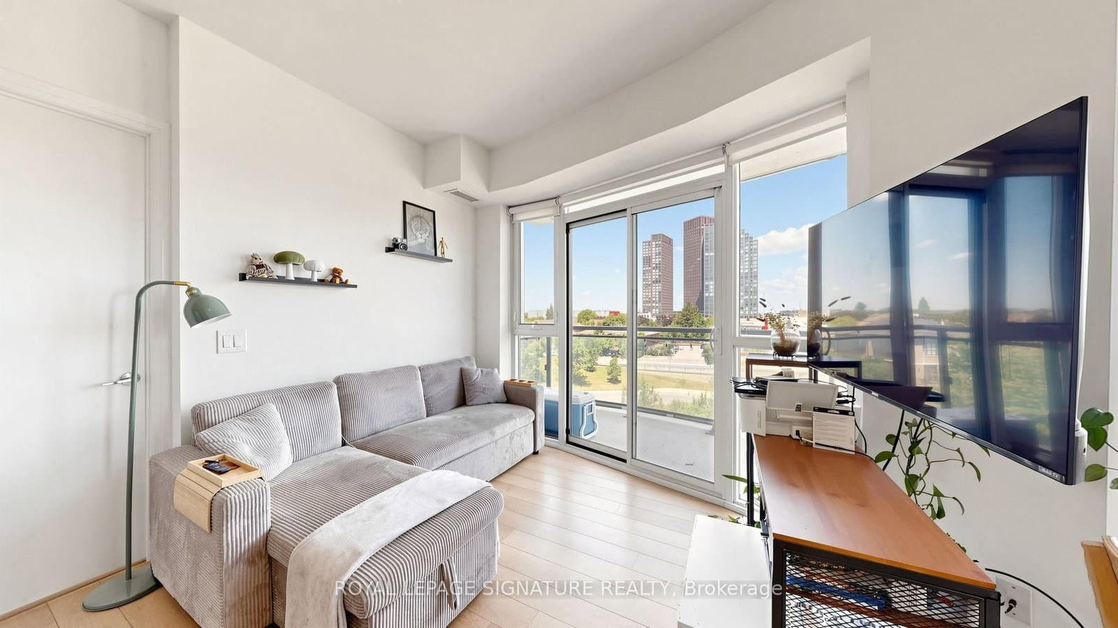 16 McAdam Avenue, Unit 403 thumbnail 8