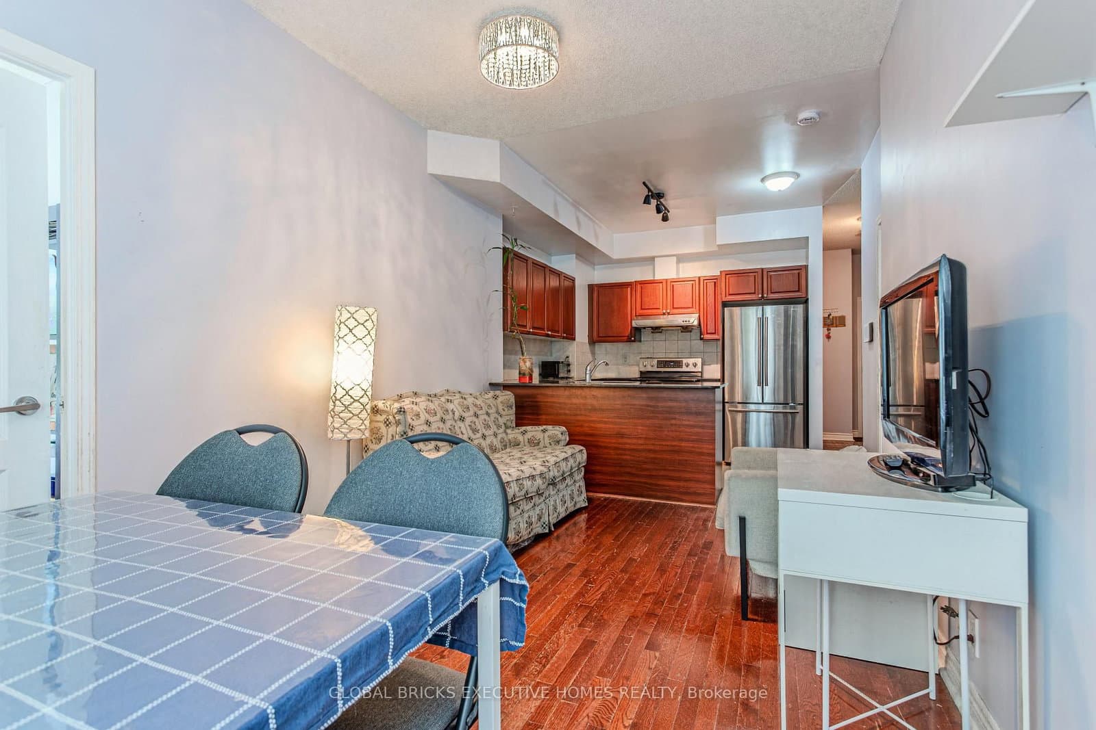 33 Elm Drive W thumbnail 10