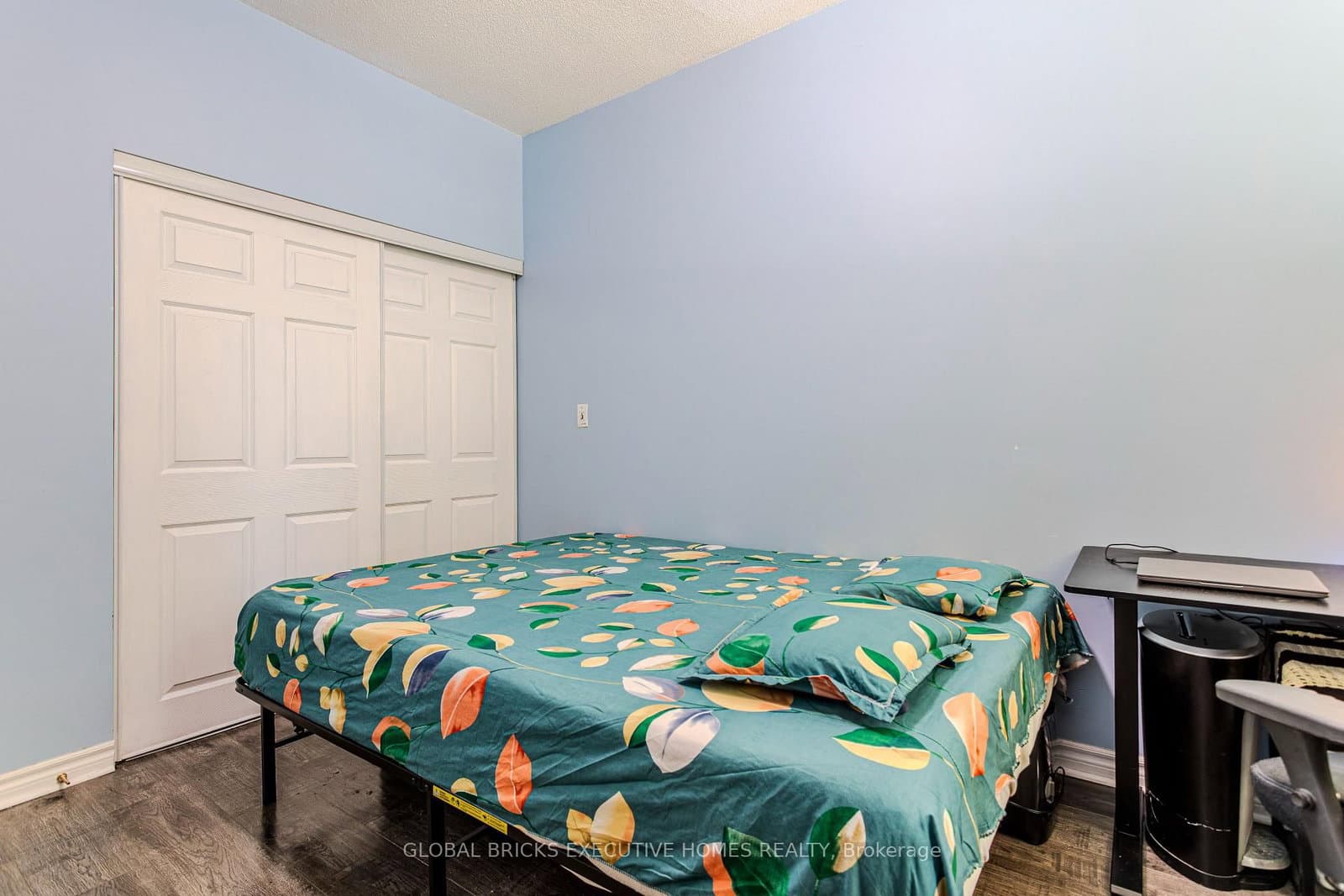 33 Elm Drive W thumbnail 15
