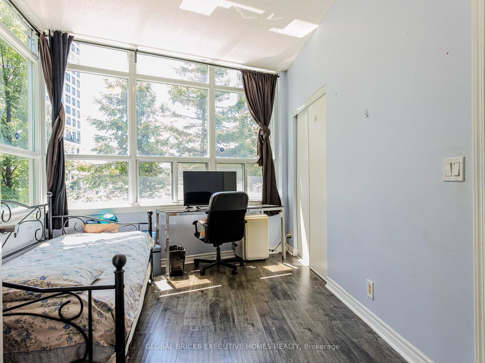 33 Elm Drive W thumbnail 21