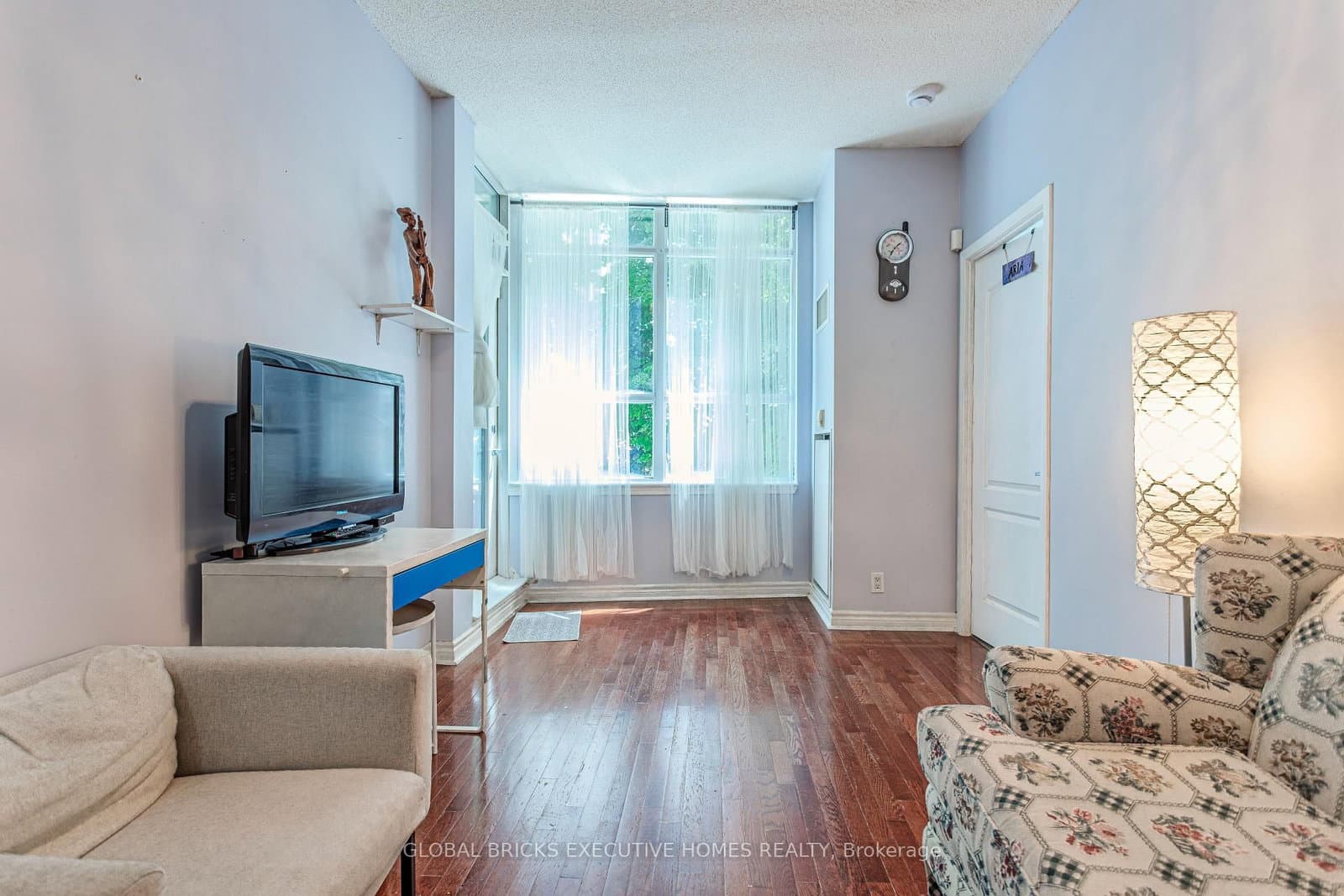 33 Elm Drive W thumbnail 8