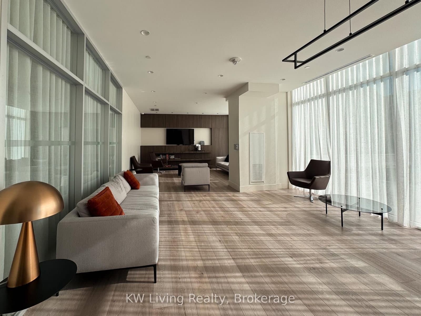 121 Ford Street, Unit 109 thumbnail 2