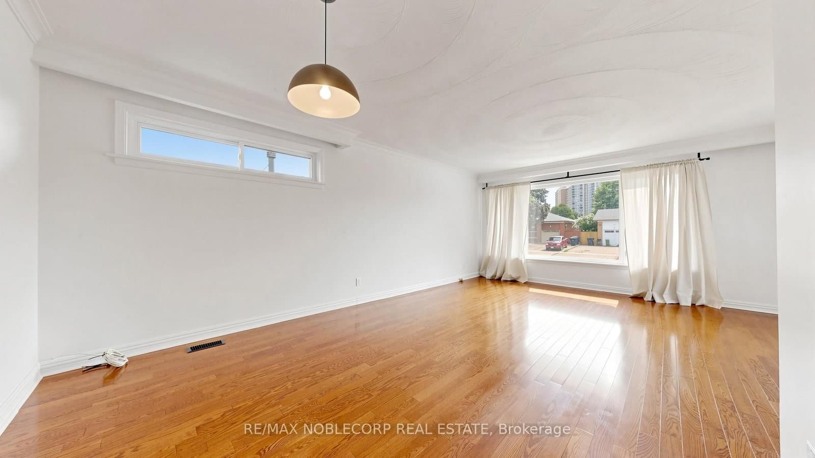 8 Summerfield Crescent thumbnail 11