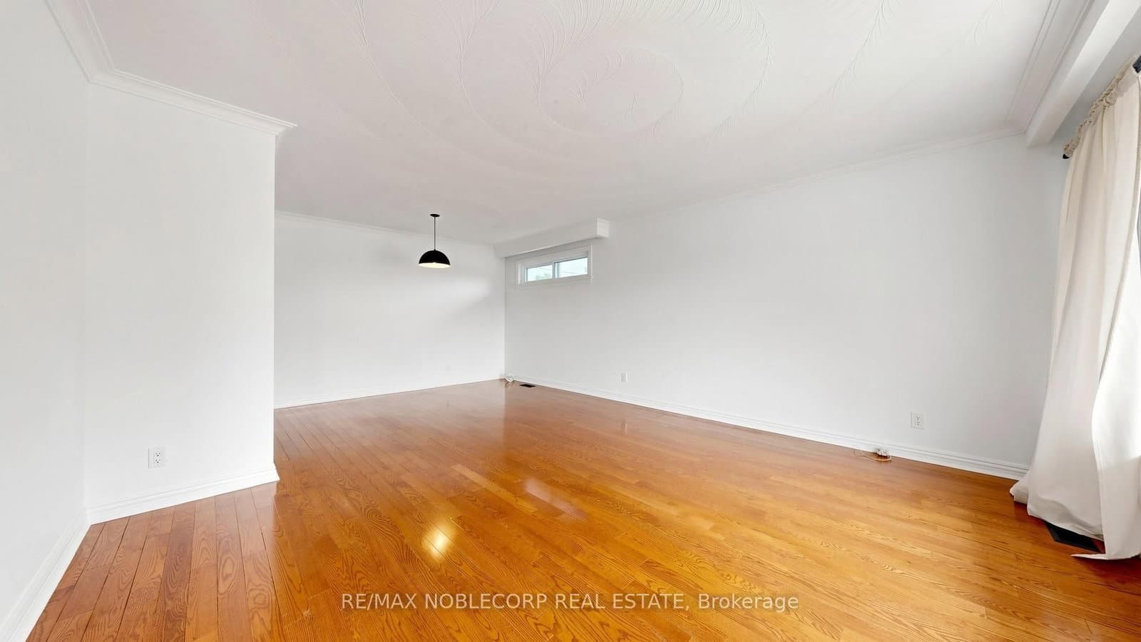 8 Summerfield Crescent thumbnail 13