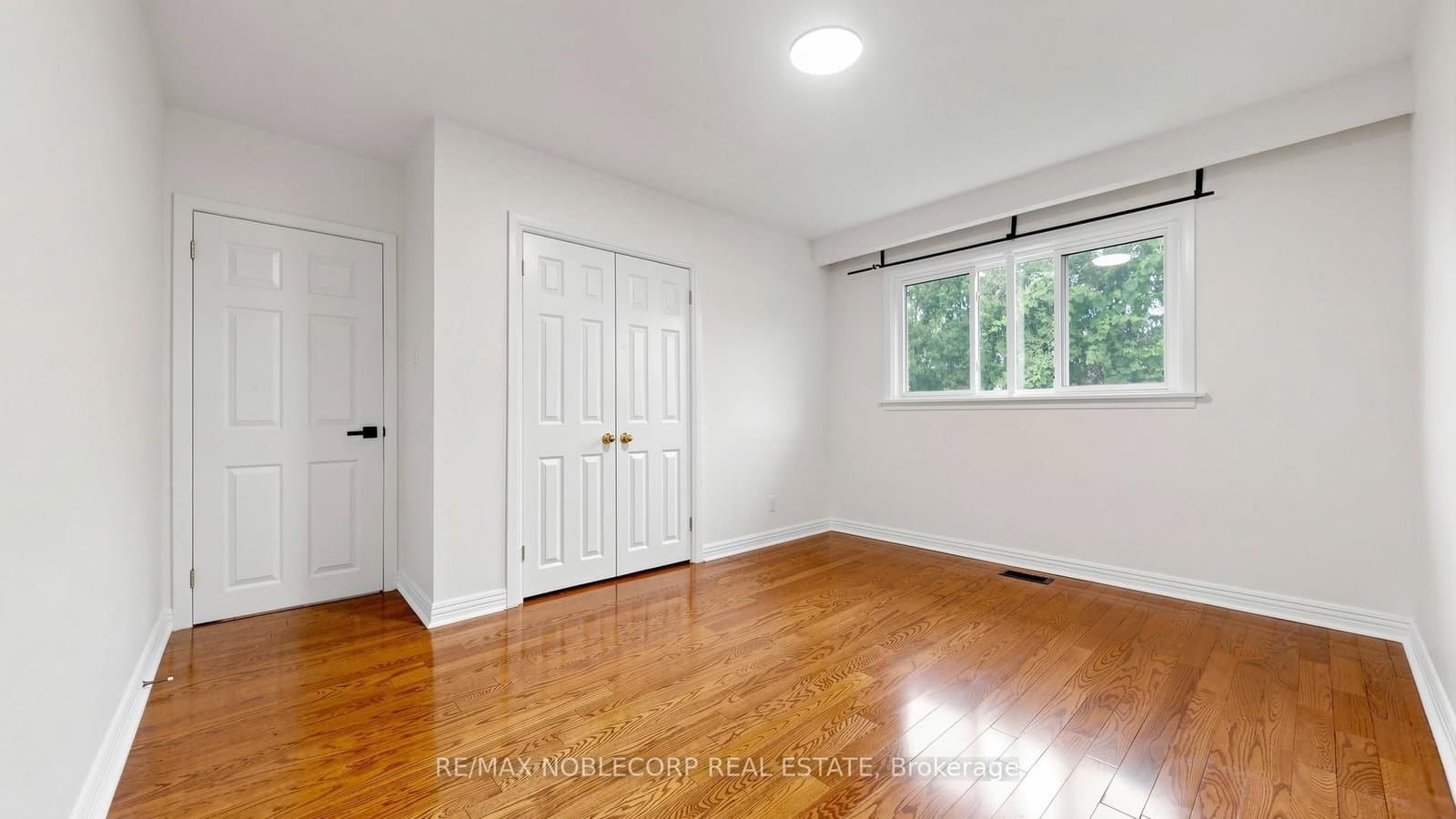 8 Summerfield Crescent thumbnail 21