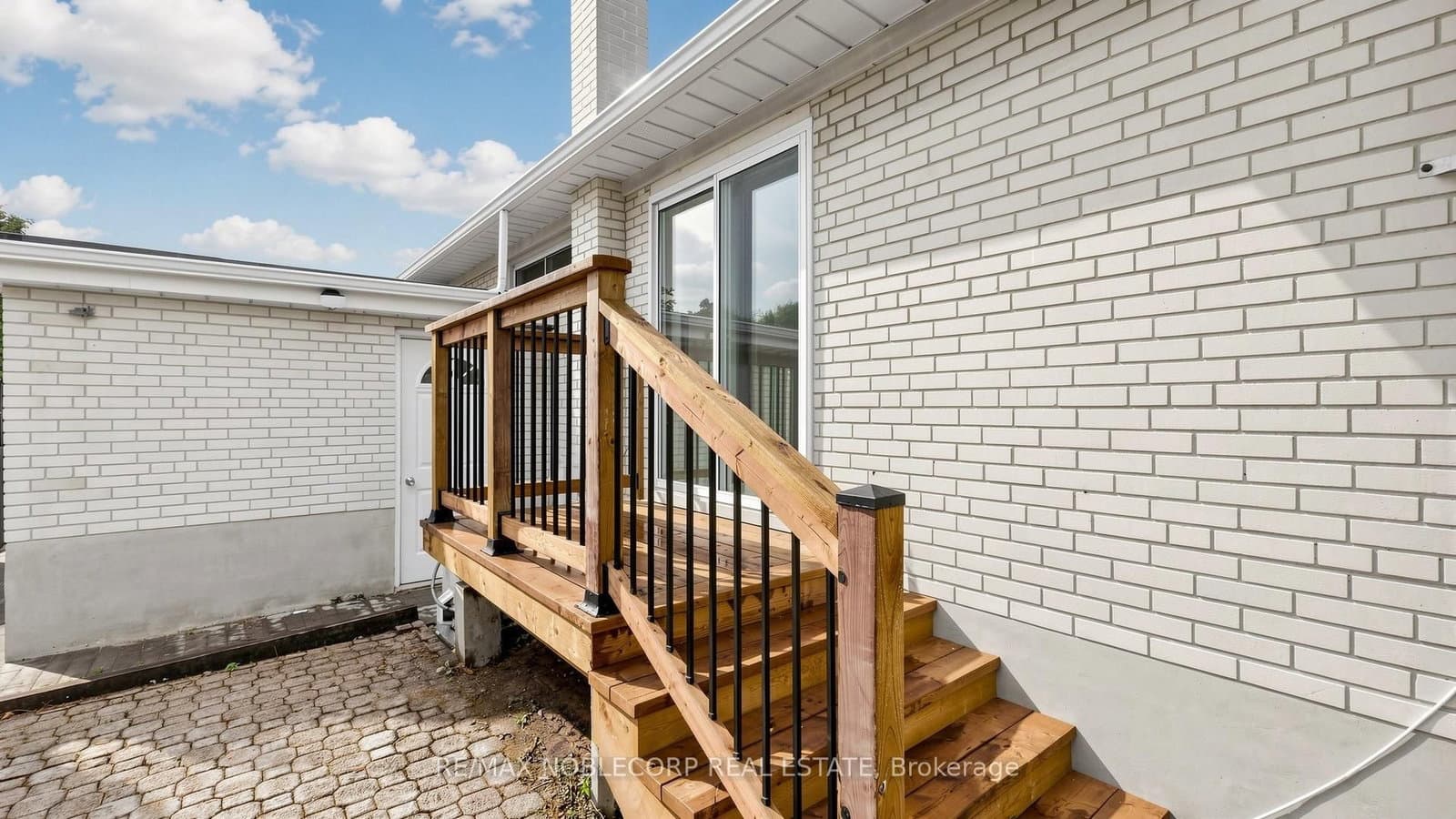 8 Summerfield Crescent thumbnail 38