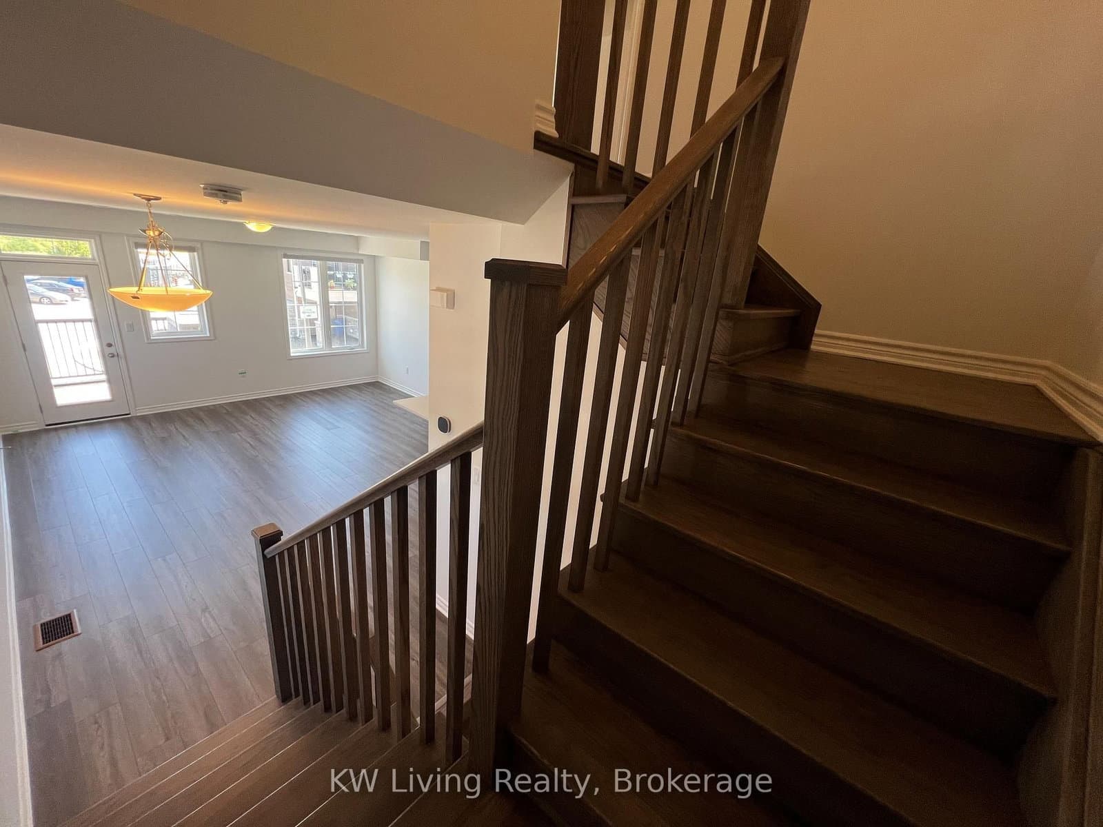 22 Elantra Drive thumbnail 8