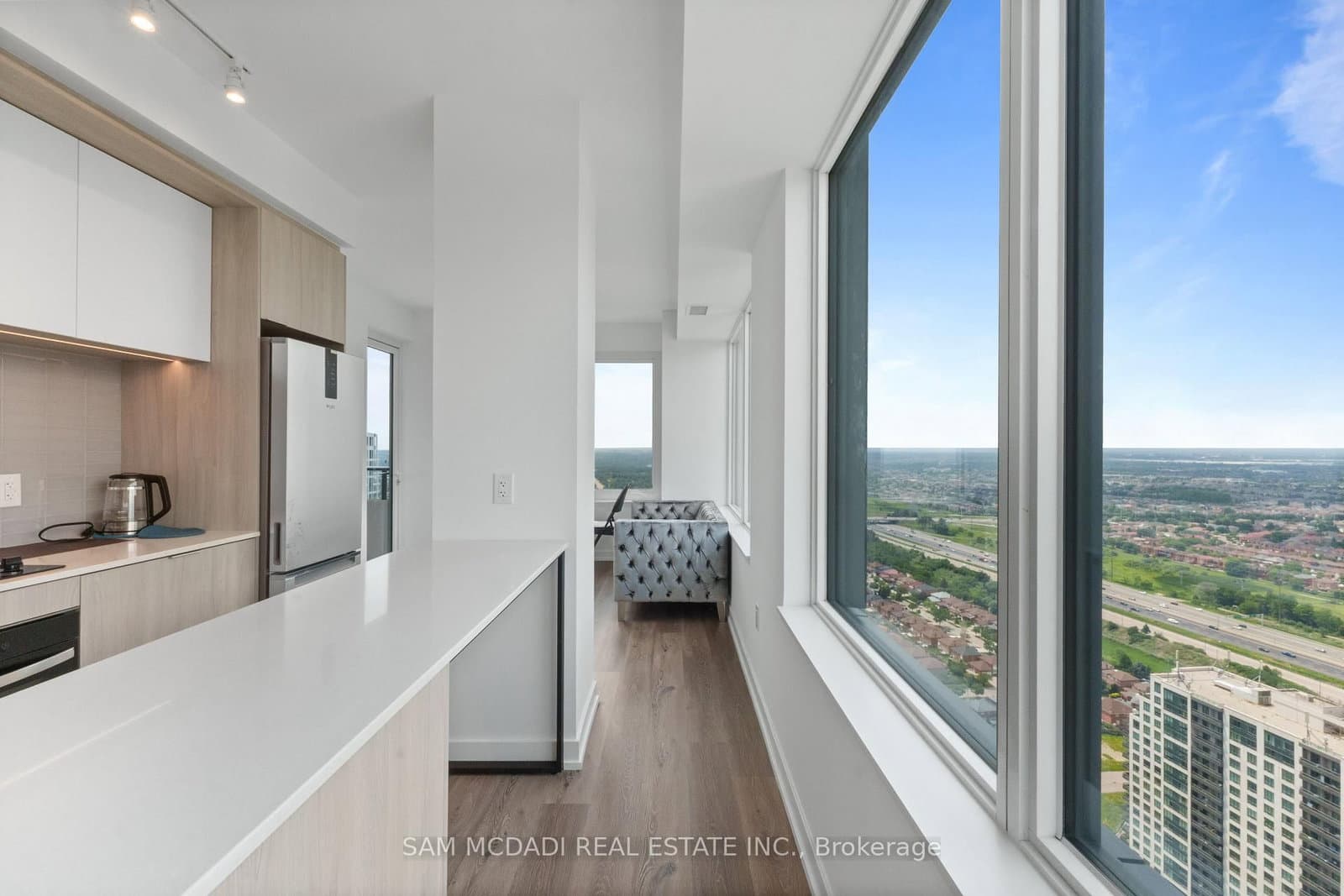 395 Square One Drive, Unit 3810 thumbnail 8