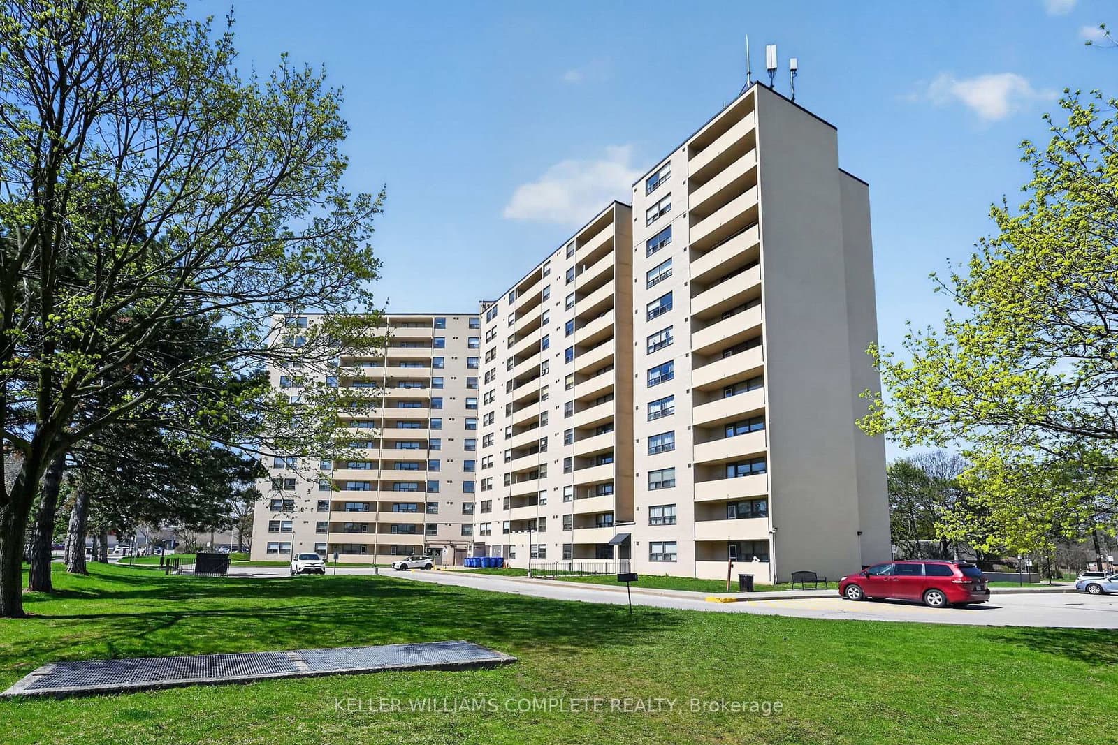 700 Dynes Road, Unit 904 thumbnail 2