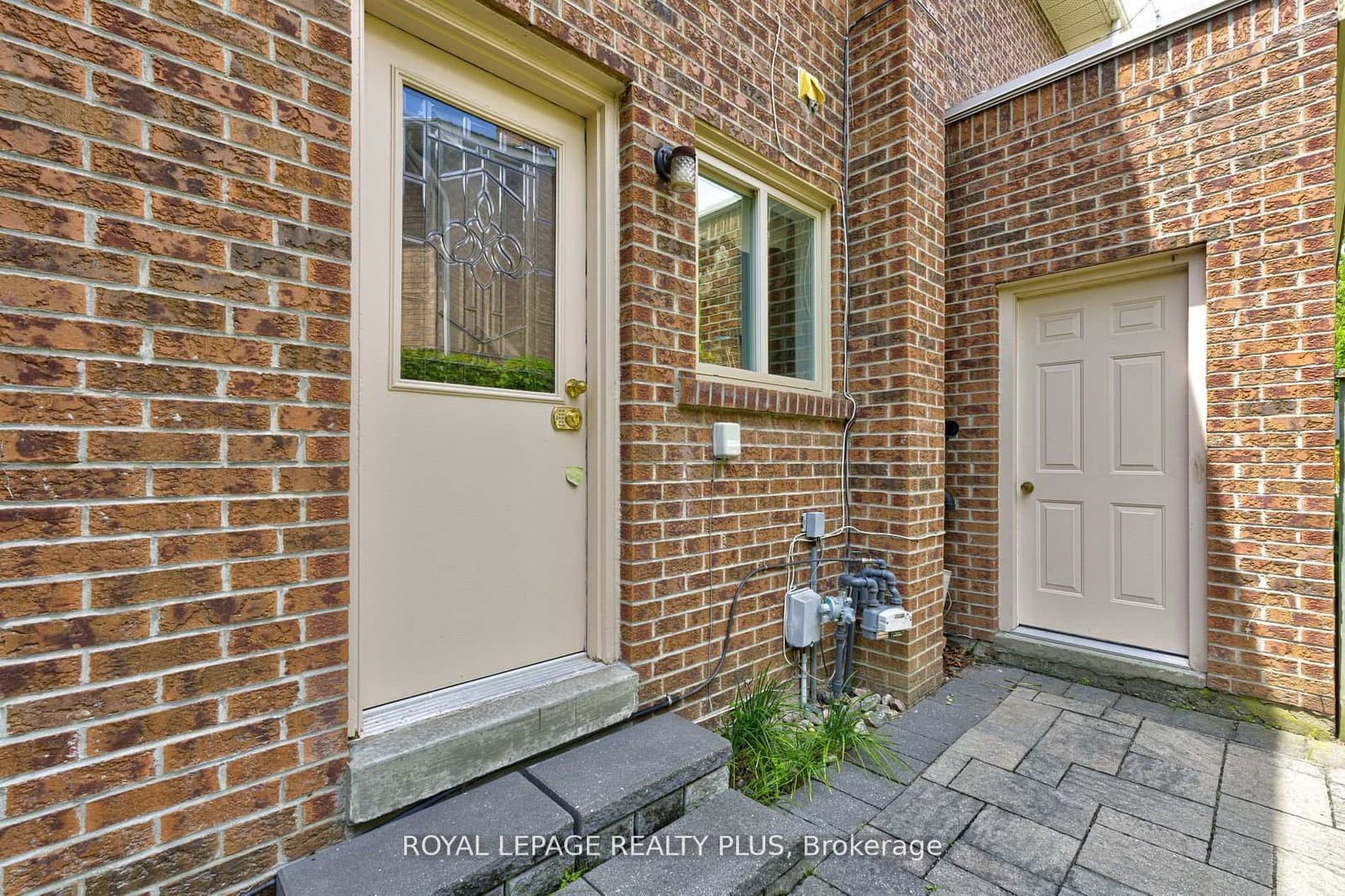1760 Featherston Court thumbnail 48