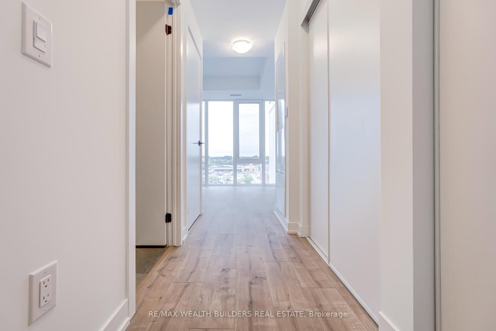 220 Missinnihe Way, Unit 714 thumbnail 2