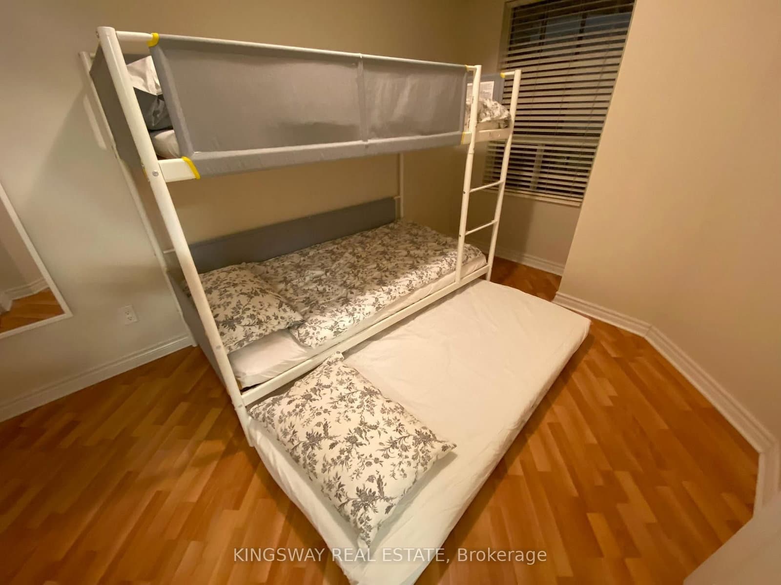 3888 Duke Of York Boulevard, Unit 2730 thumbnail 3