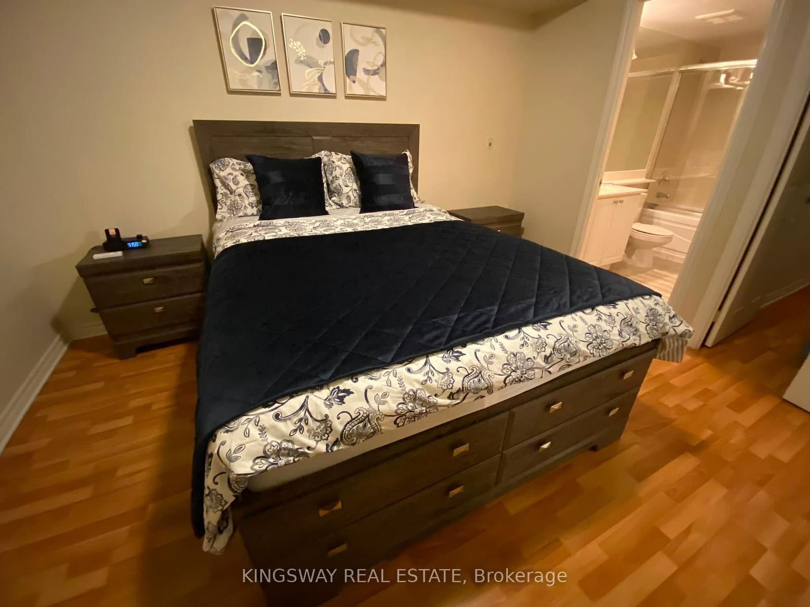 3888 Duke Of York Boulevard, Unit 2730 thumbnail 4