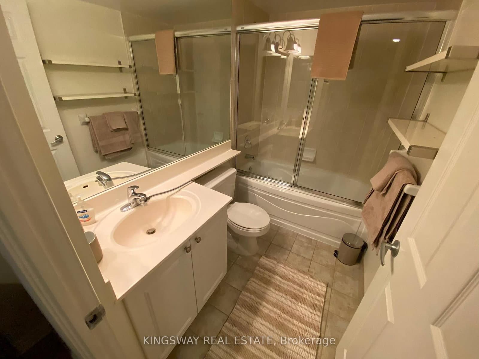 3888 Duke Of York Boulevard, Unit 2730 thumbnail 9