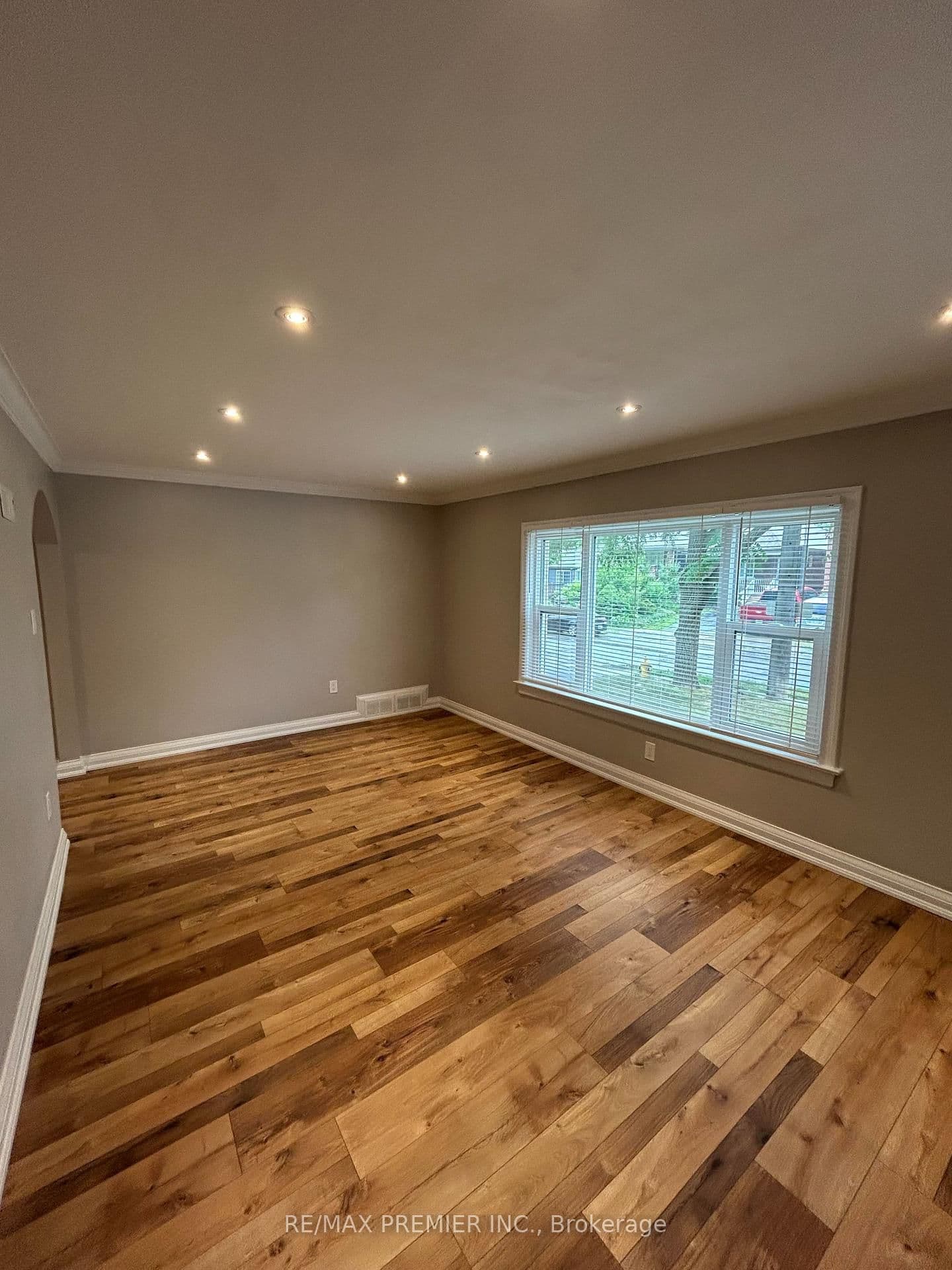 394 Whitmore Avenue, Unit Main thumbnail 4