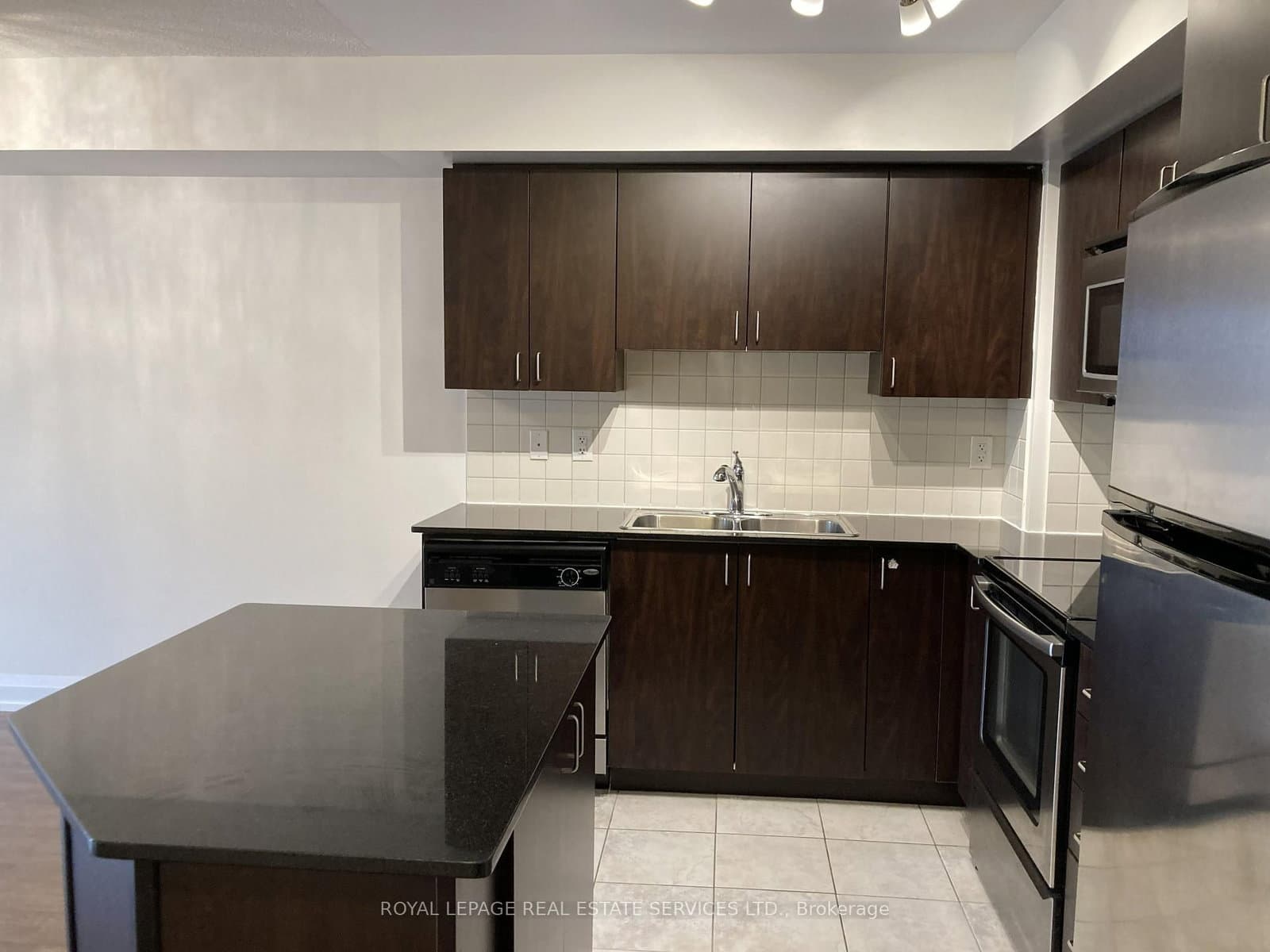 55 De Boers Drive, Unit 204 thumbnail 6