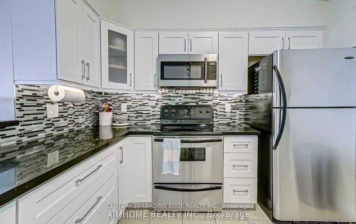 2119 Lakeshore Boulevard W, Unit 607 thumbnail 5