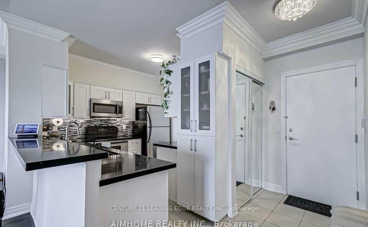 2119 Lakeshore Boulevard W, Unit 607 thumbnail 7