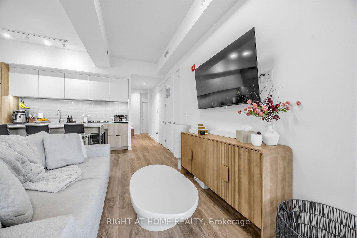 722 Marlee Avenue, Unit 206 thumbnail 13