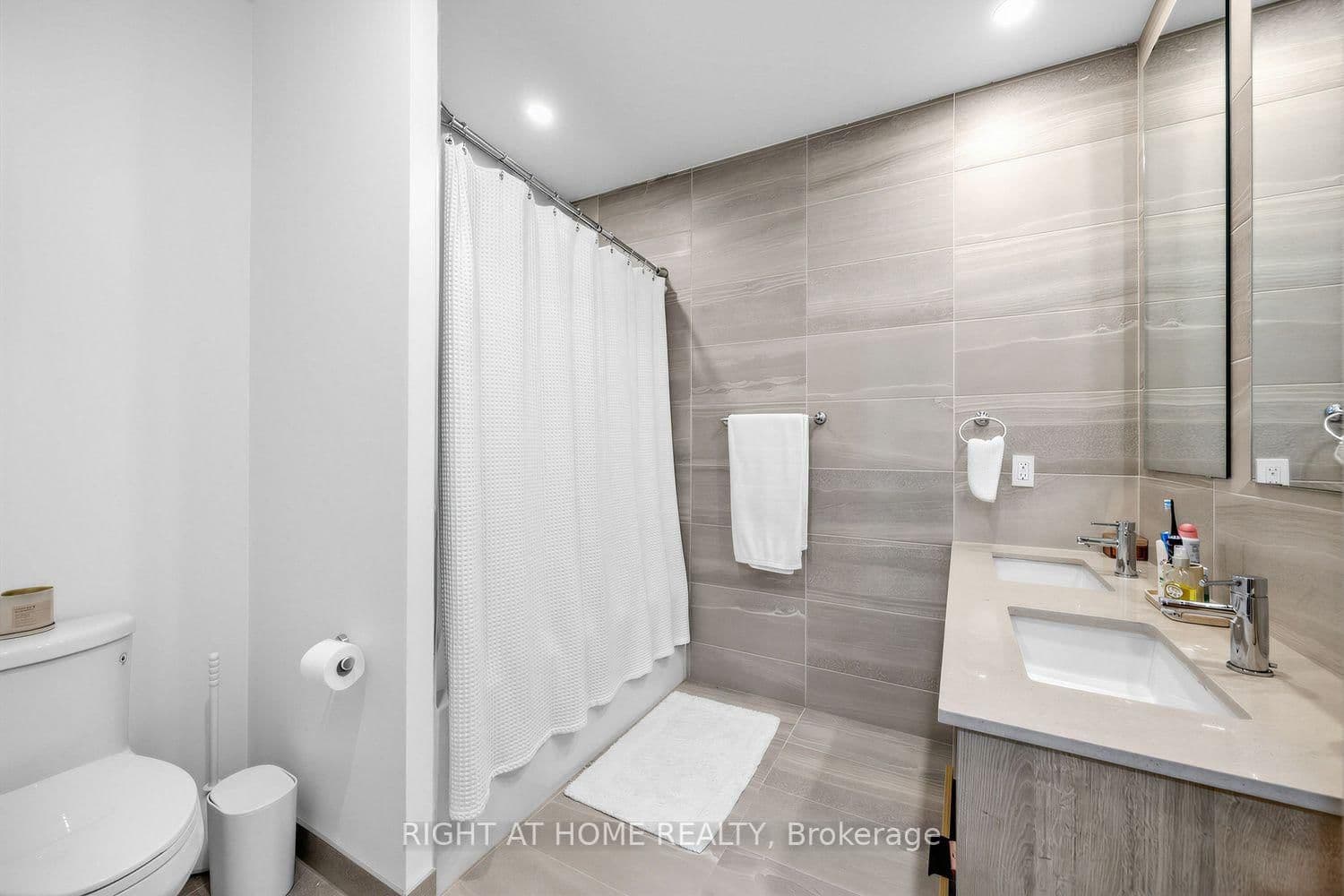 722 Marlee Avenue, Unit 206 thumbnail 17