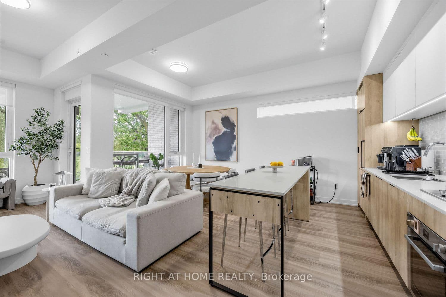 722 Marlee Avenue, Unit 206 thumbnail 2