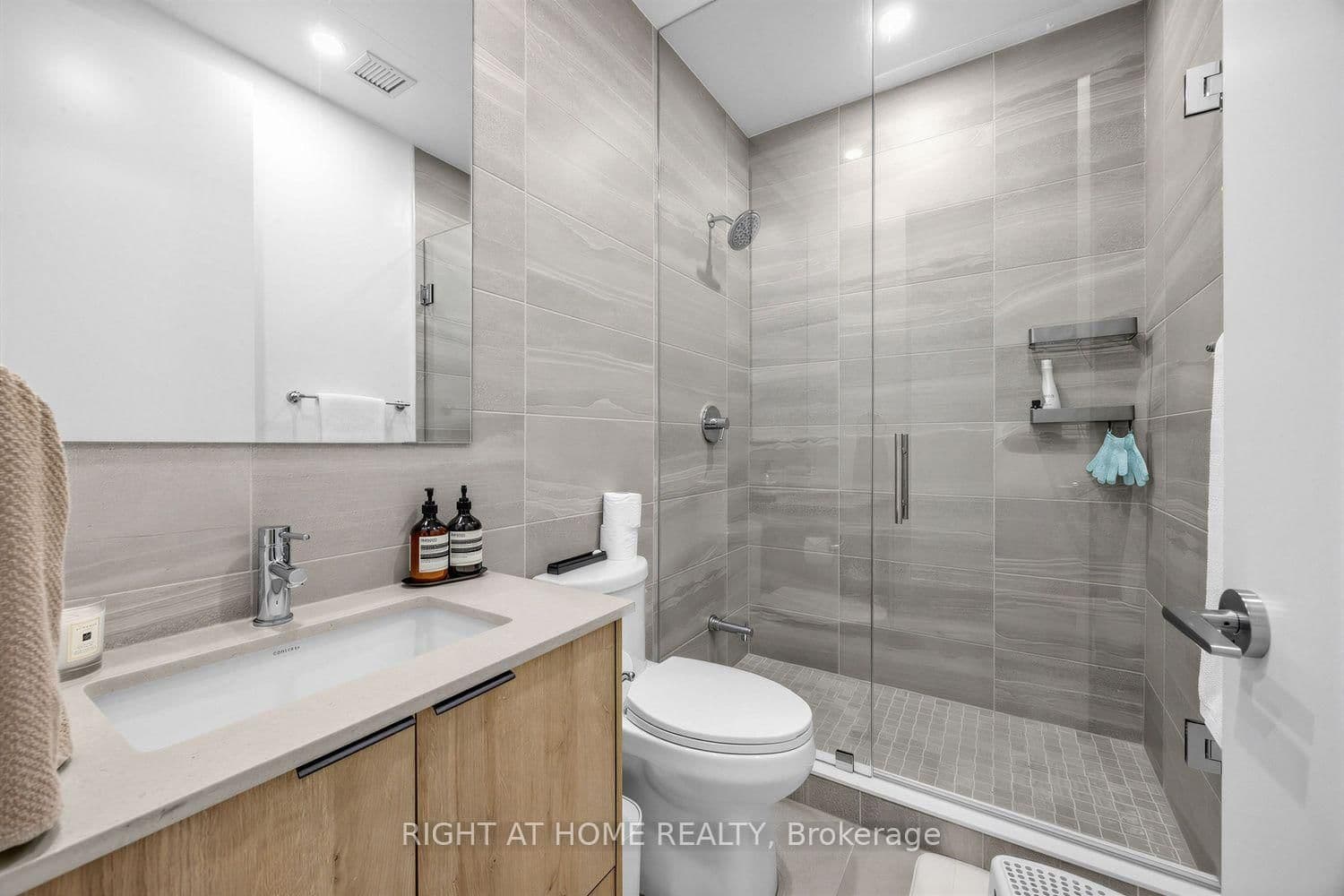 722 Marlee Avenue, Unit 206 thumbnail 20