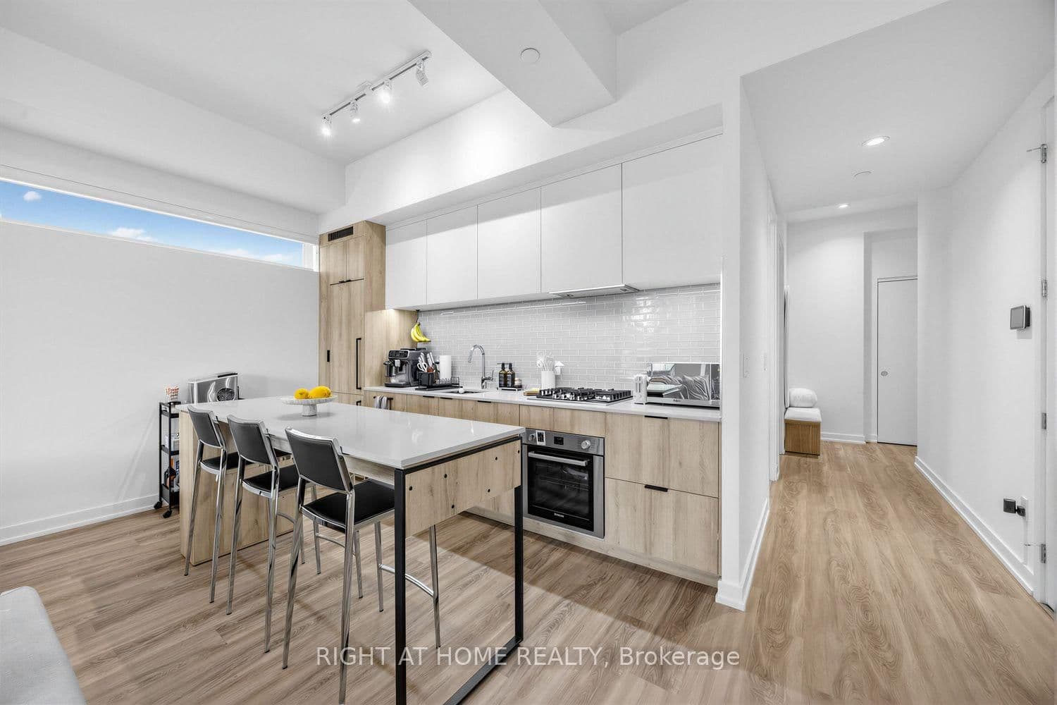 722 Marlee Avenue, Unit 206 thumbnail 4