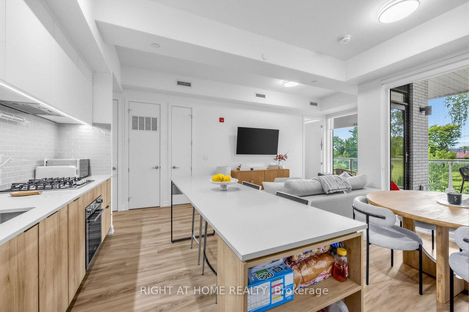 722 Marlee Avenue, Unit 206 thumbnail 7