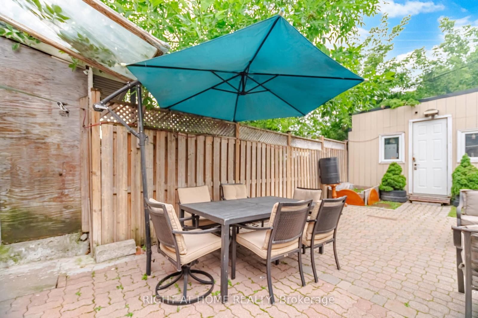 20 Rockwell Avenue thumbnail 17