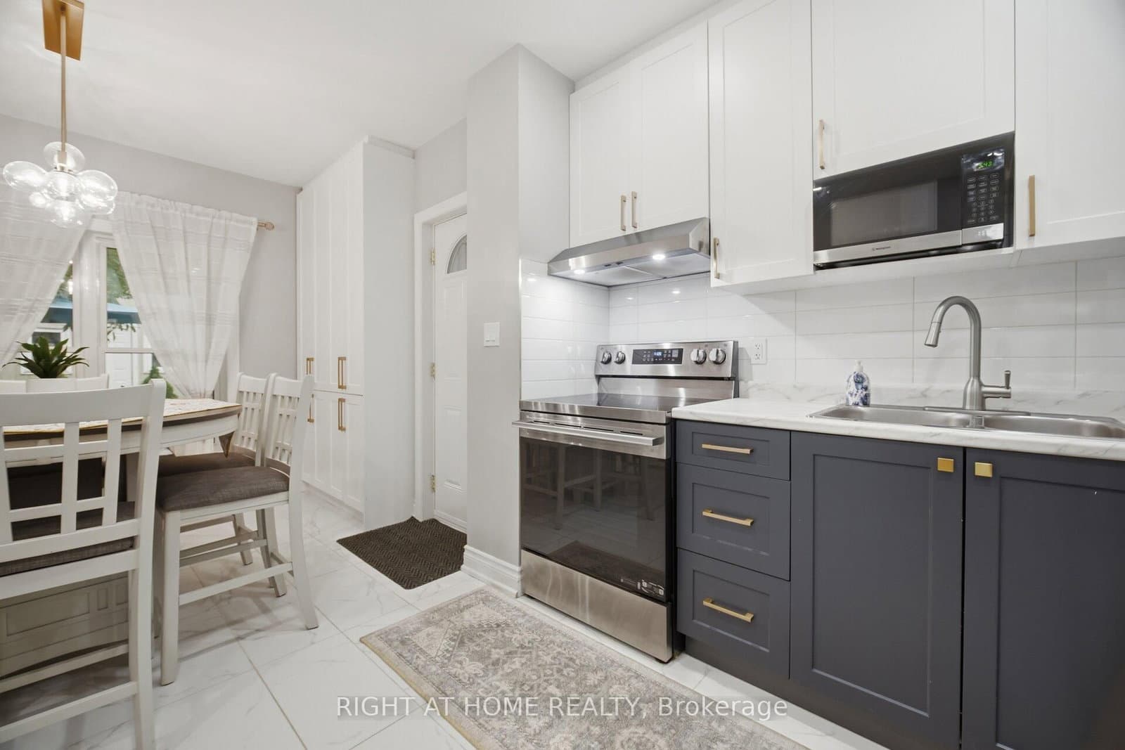 20 Rockwell Avenue thumbnail 5
