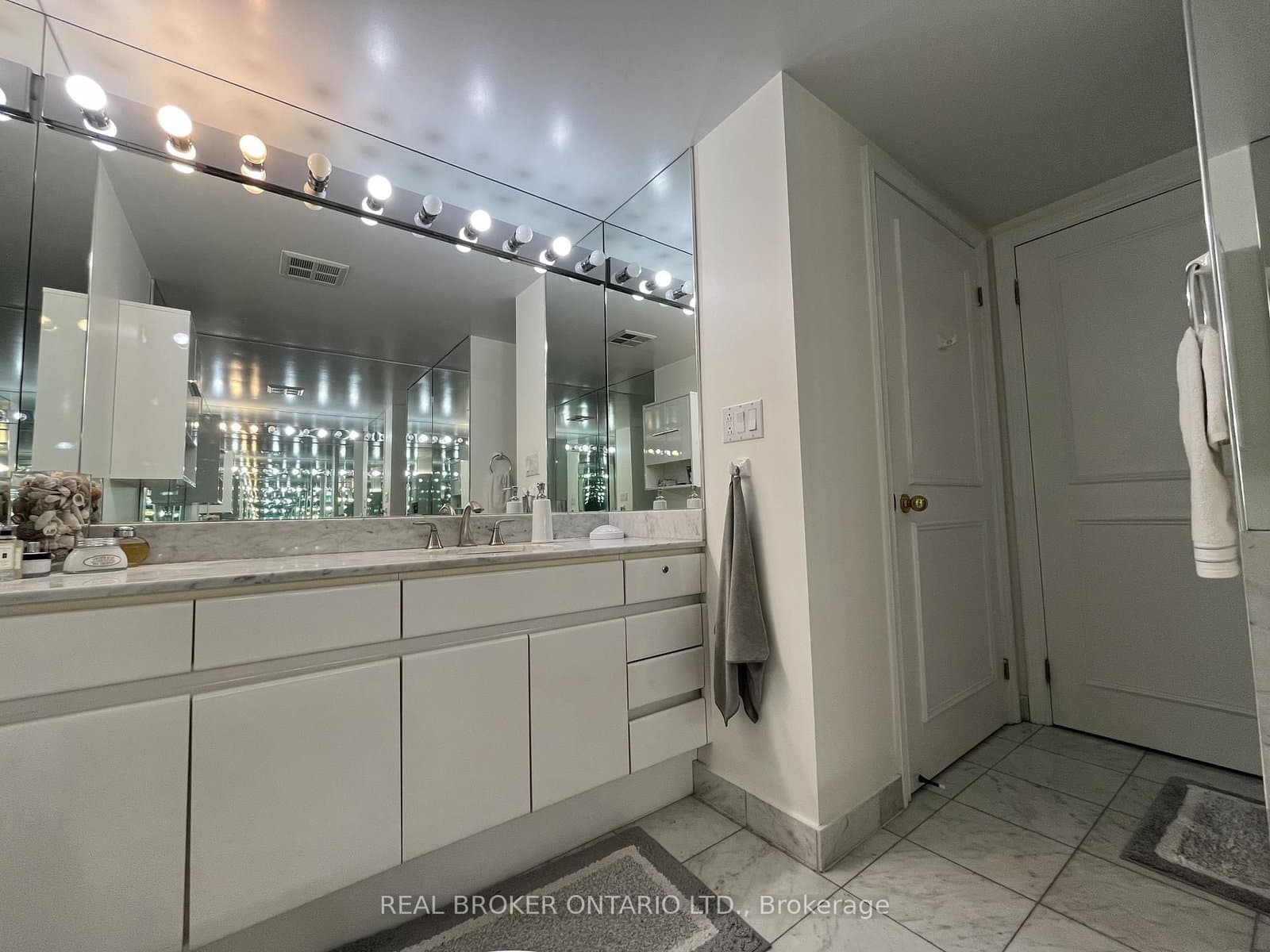 1 Palace Pier Court, Unit 304 thumbnail 13