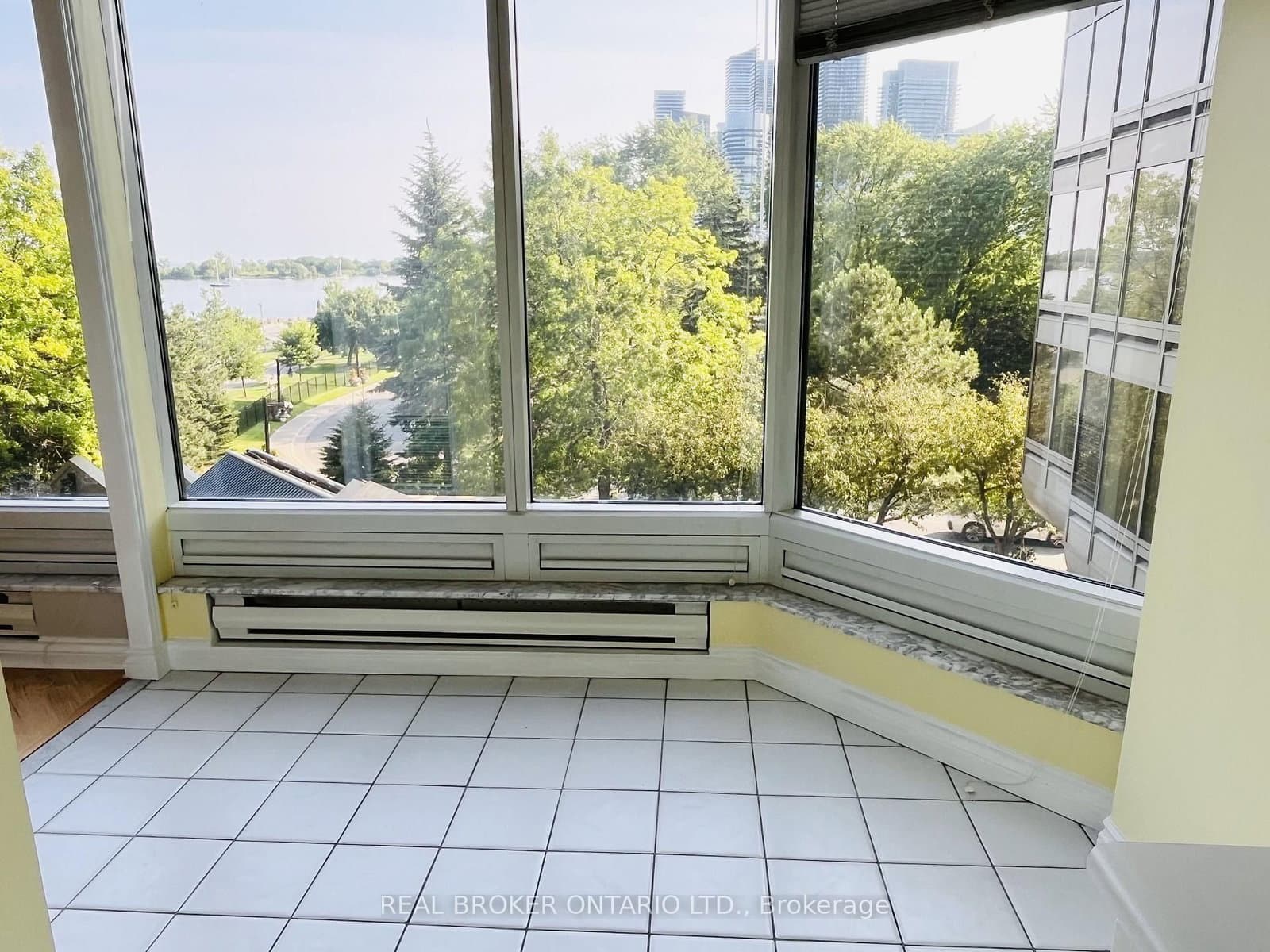 1 Palace Pier Court, Unit 304 thumbnail 17