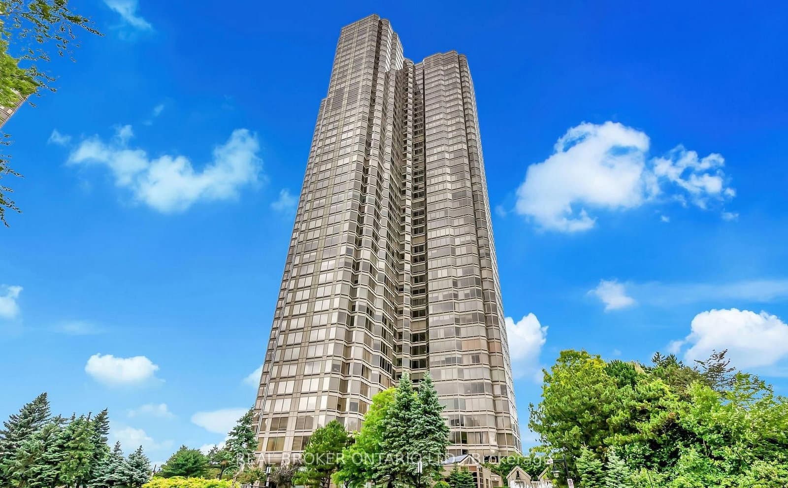 1 Palace Pier Court, Unit 304 thumbnail 2