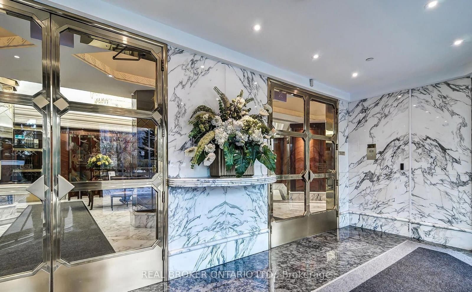 1 Palace Pier Court, Unit 304 thumbnail 25