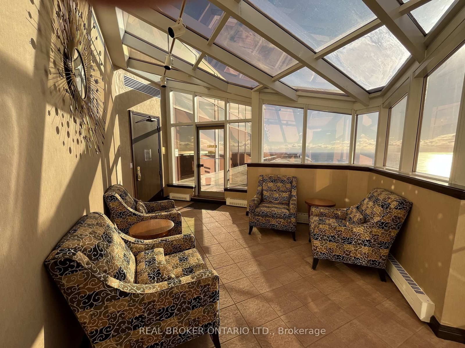 1 Palace Pier Court, Unit 304 thumbnail 27