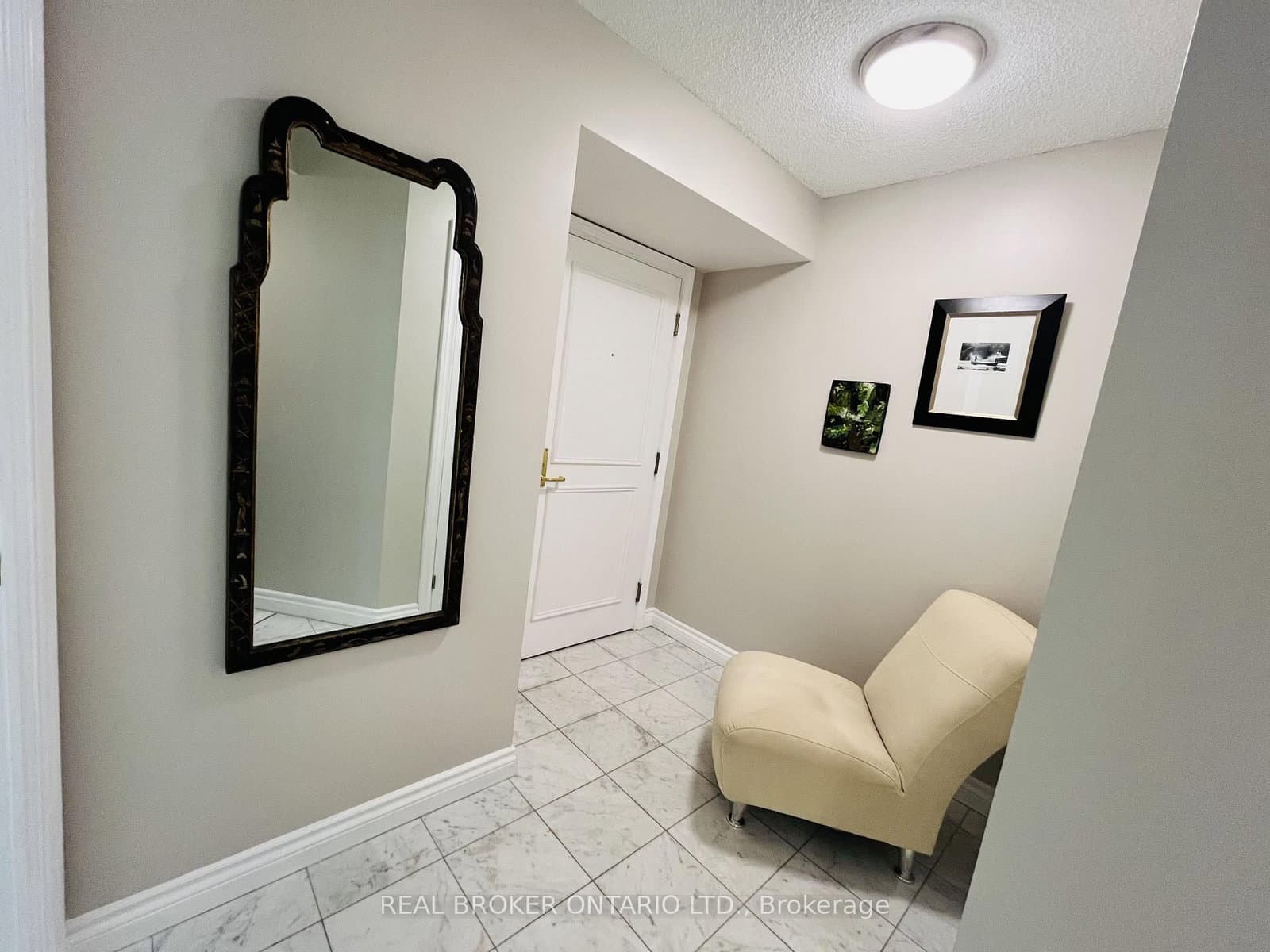 1 Palace Pier Court, Unit 304 thumbnail 3