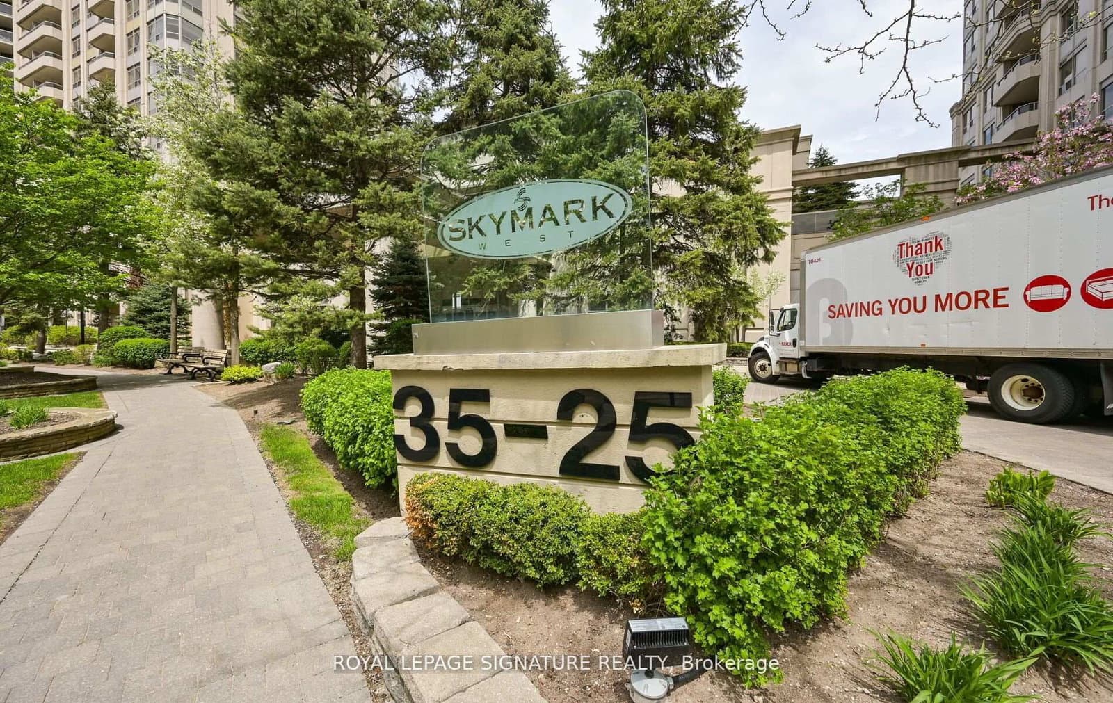 25 Kingsbridge Garden Circle, Unit 1126 thumbnail 2